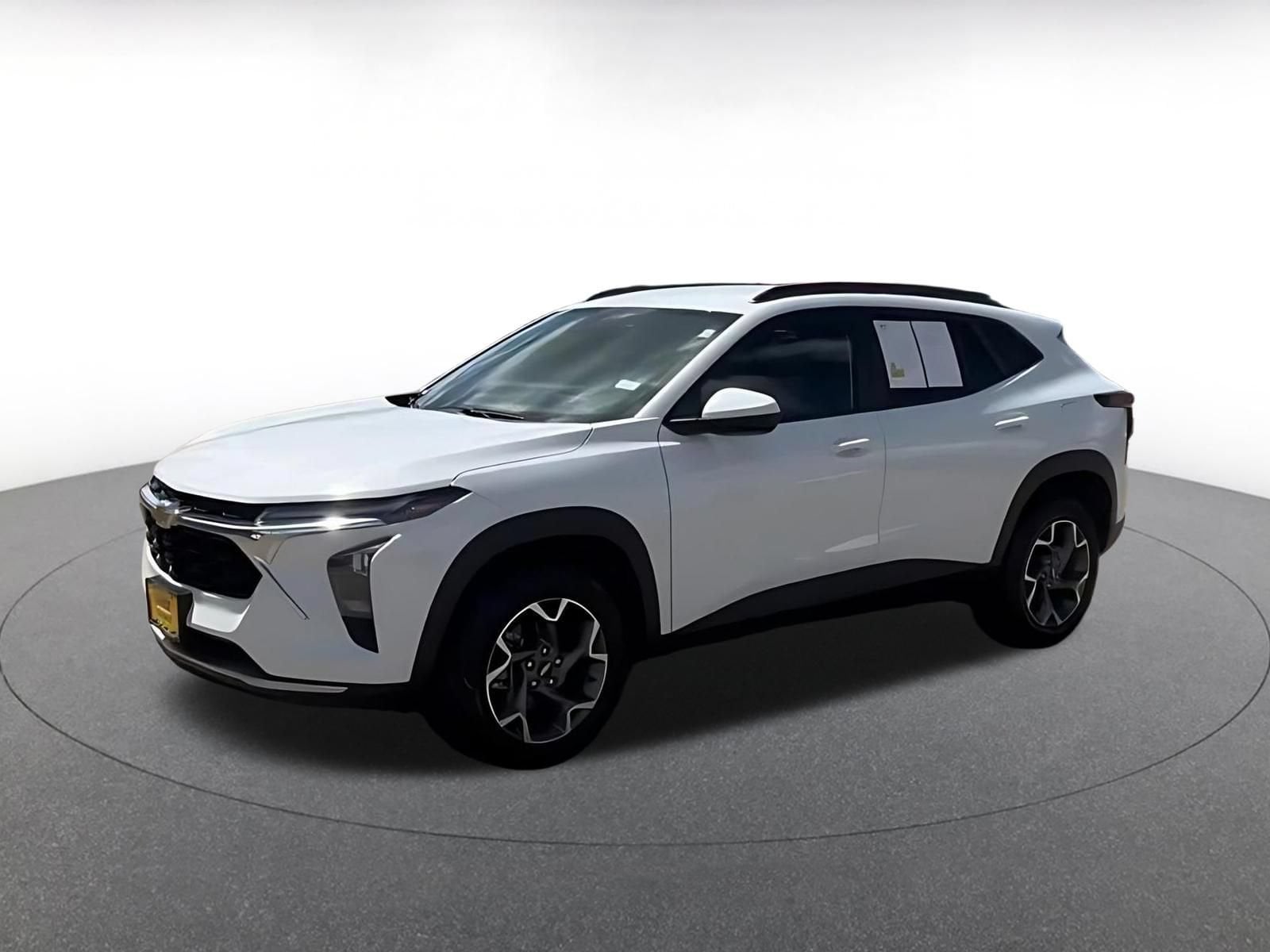 Thumbnail: 2025 Chevrolet Trax - 8