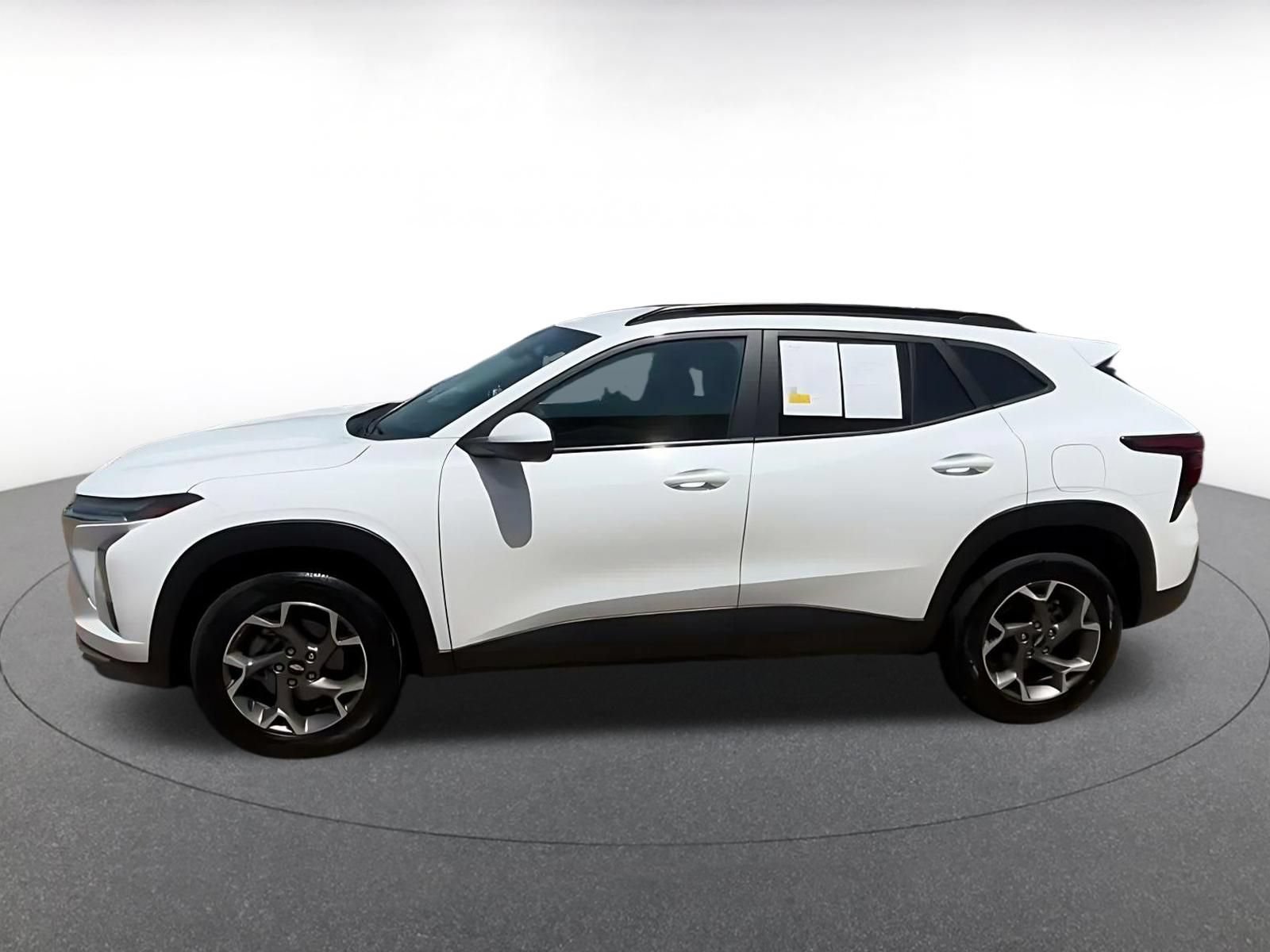 Thumbnail: 2025 Chevrolet Trax - 8