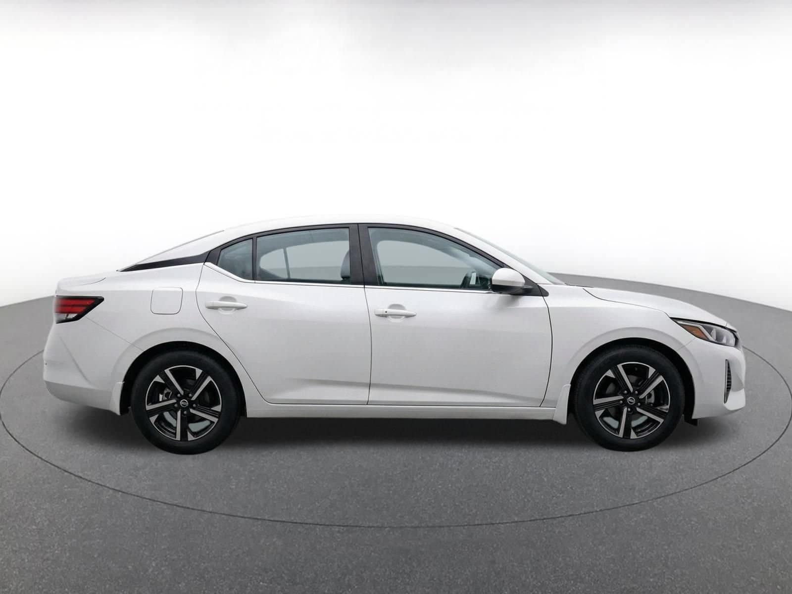 Thumbnail: 2025 Nissan Sentra - 9