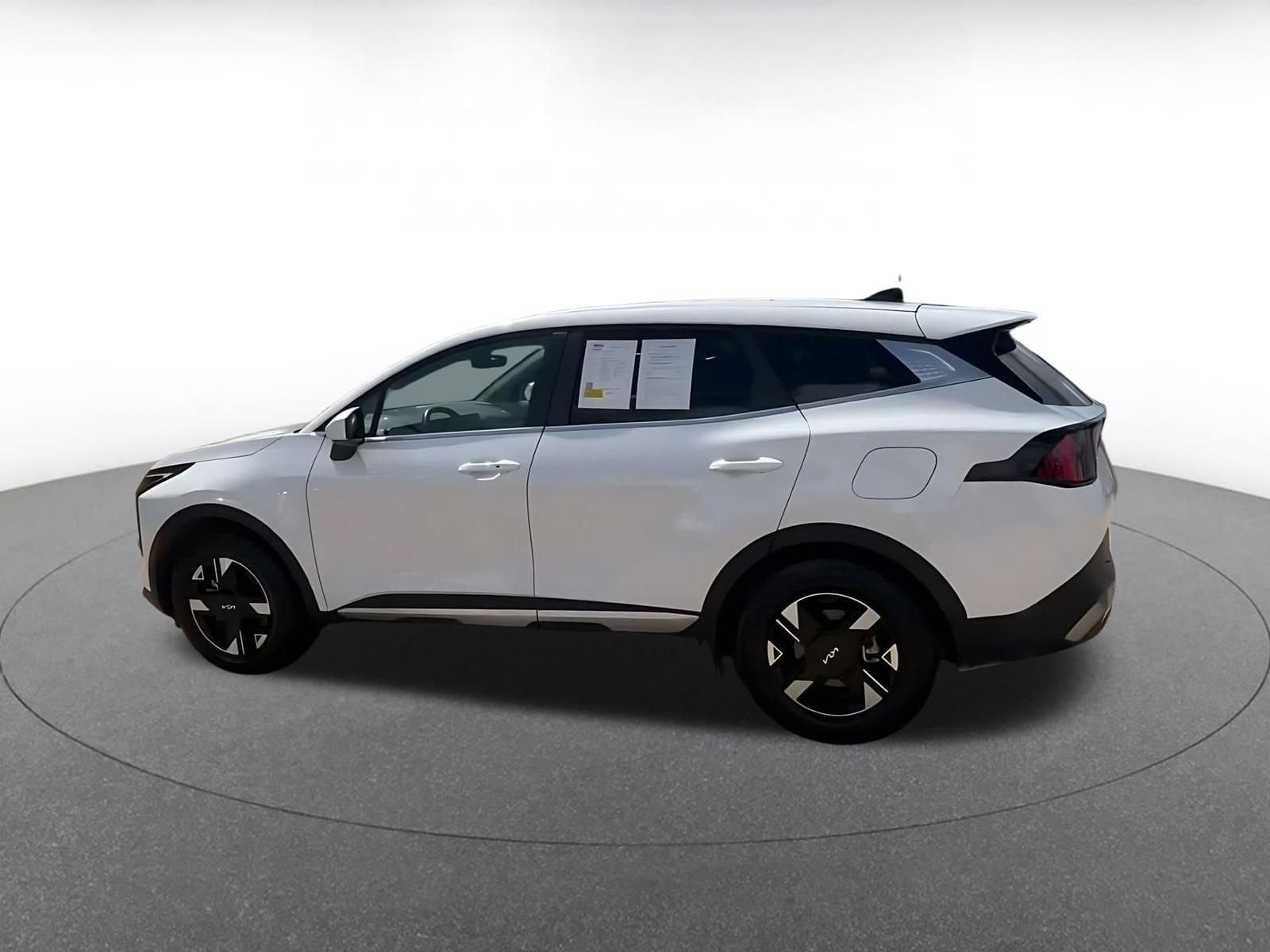 Thumbnail: 2026 Kia Sportage - 9