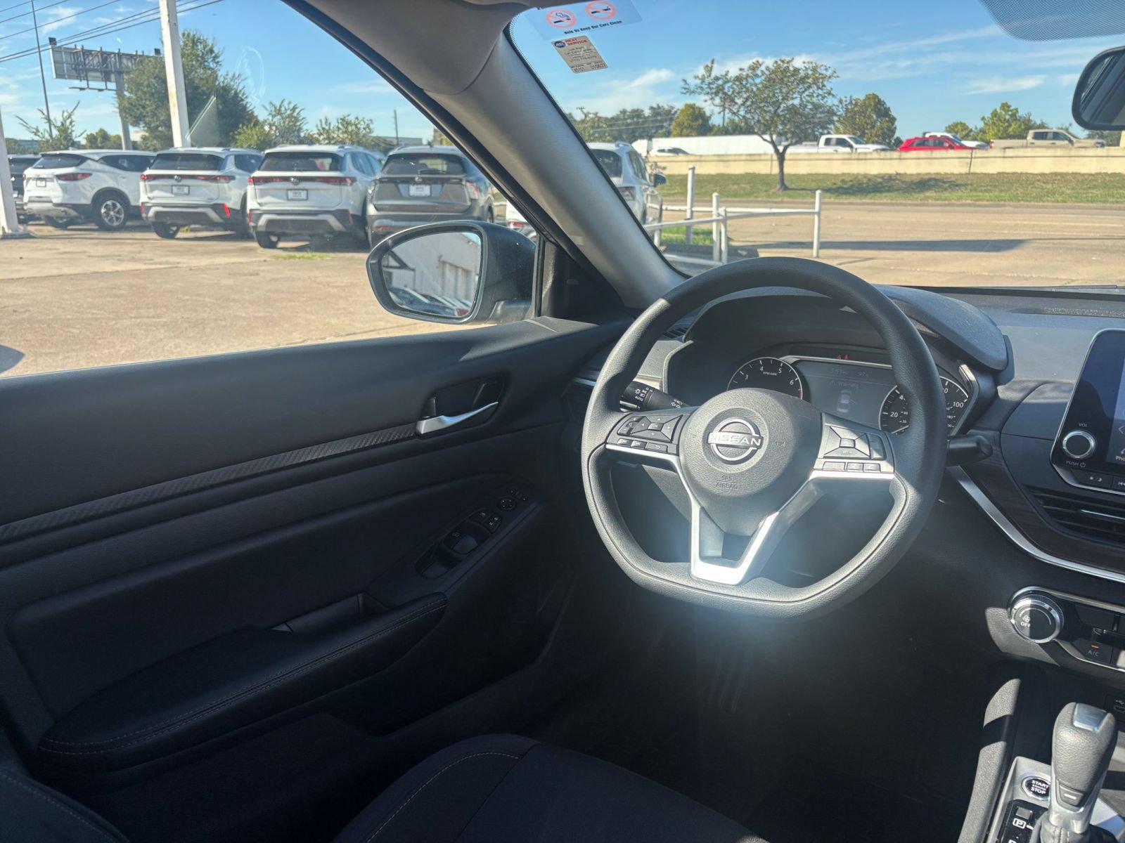 Thumbnail: 2025 Nissan Altima - 32