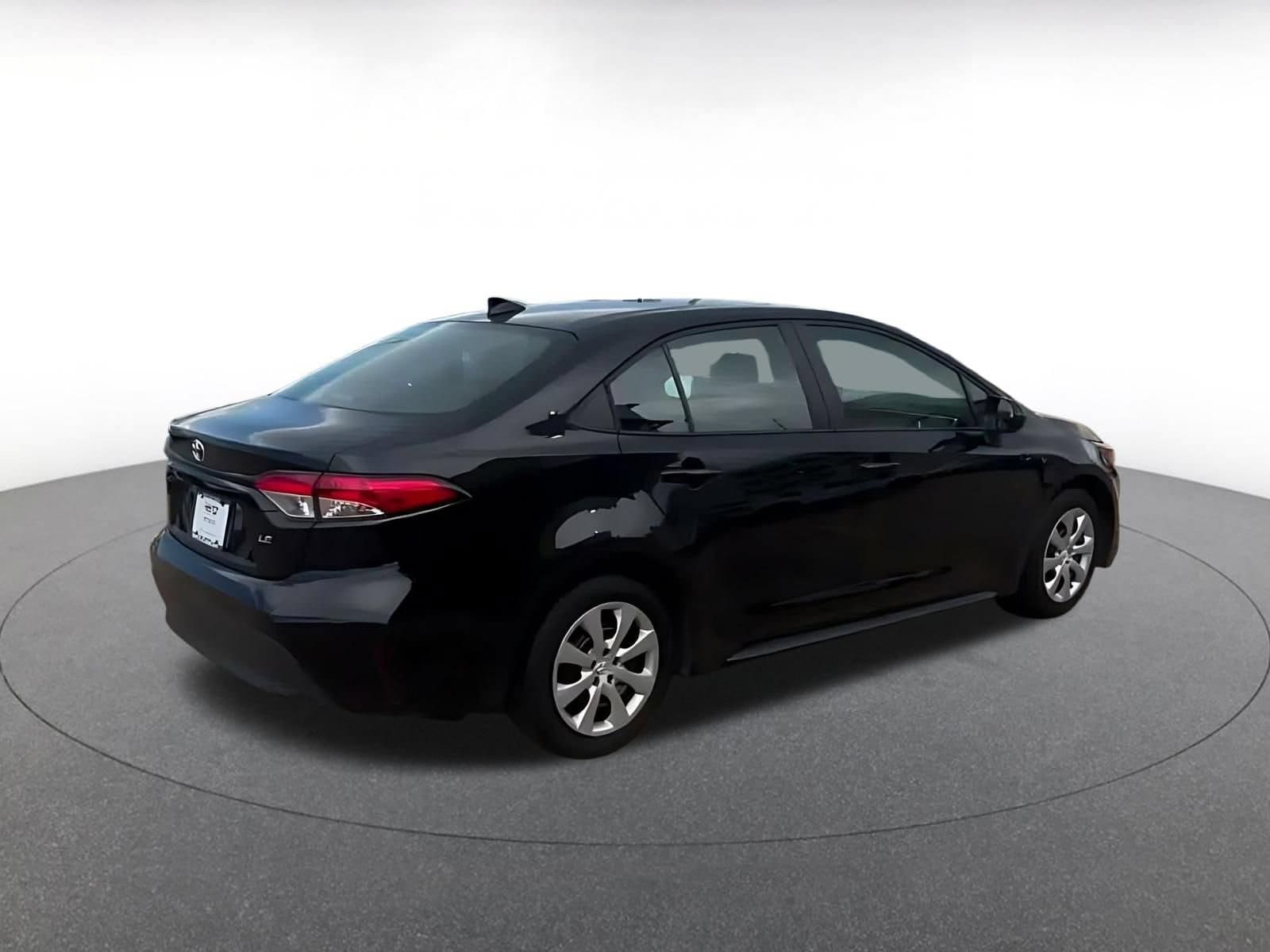 Thumbnail: 2025 Toyota Corolla - 13