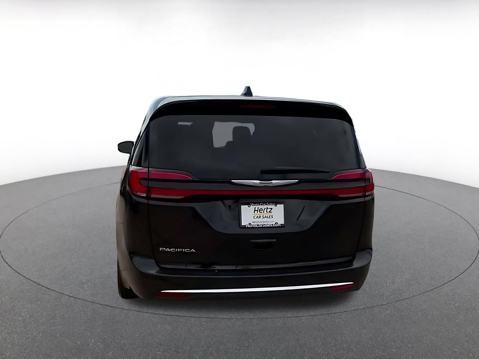 Thumbnail: 2025 Chrysler Pacifica - 12