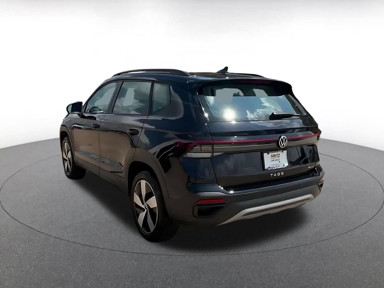 Thumbnail: 2026 Volkswagen Taos - 10