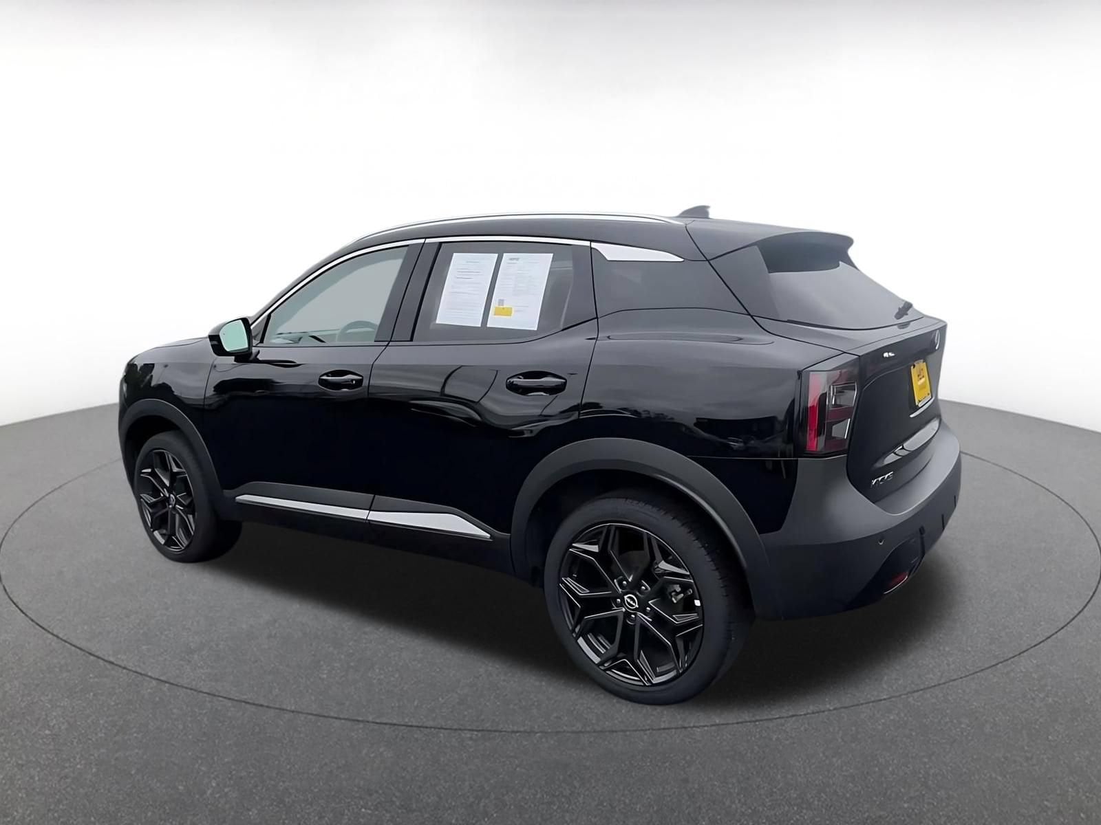 Thumbnail: 2026 Nissan Kicks - 10