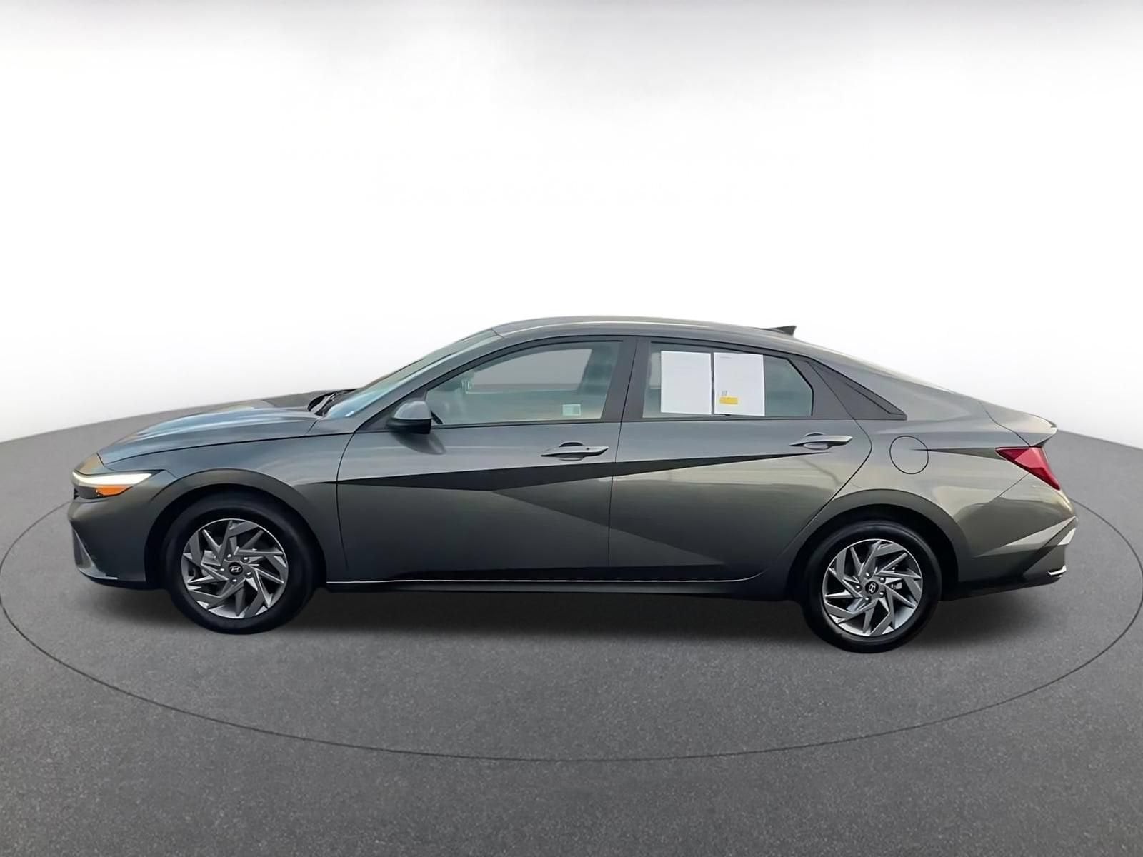 Thumbnail: 2026 Hyundai Elantra - 8