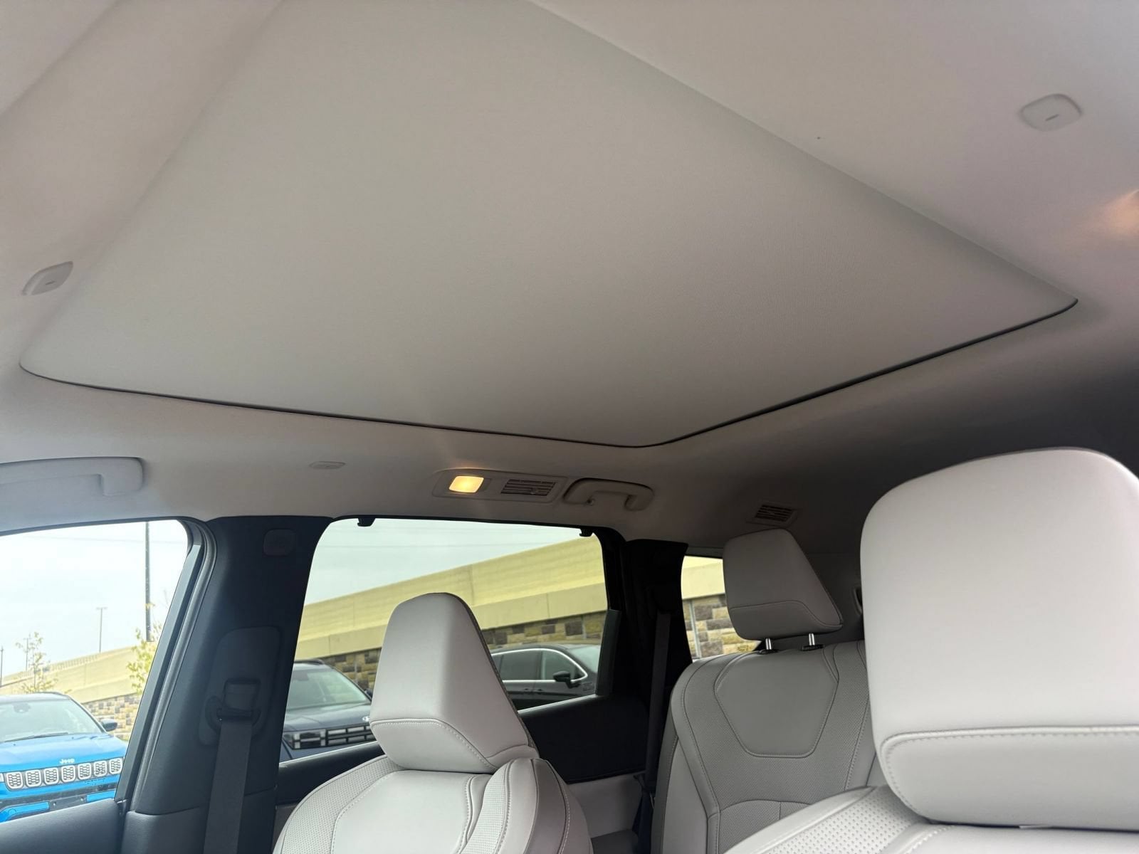 Thumbnail: 2026 INFINITI QX60 - 30