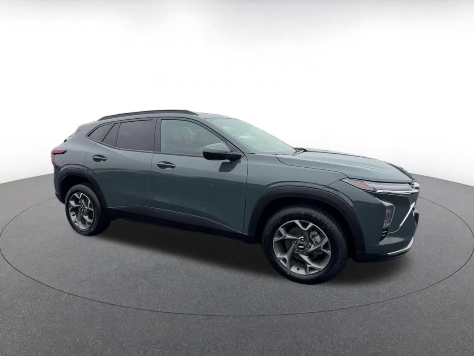 Thumbnail: 2025 Chevrolet Trax - 2