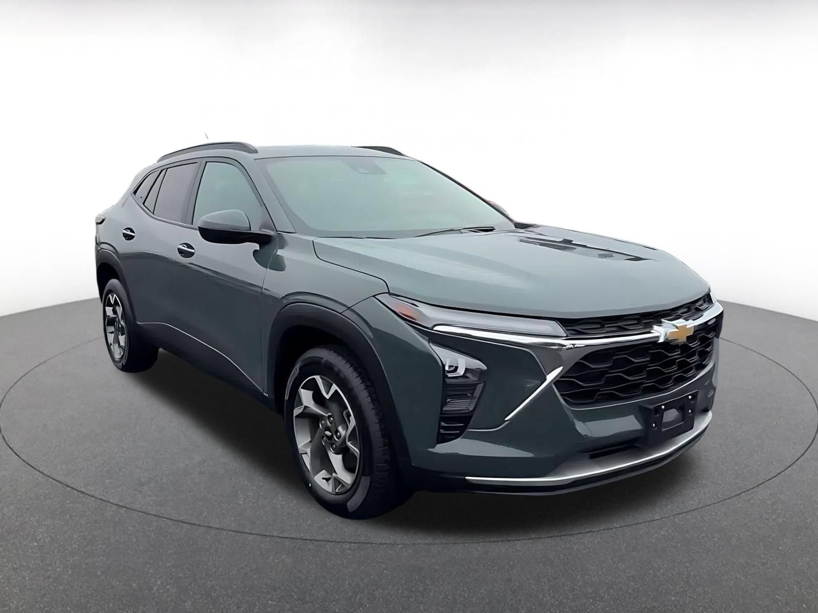 Thumbnail: 2025 Chevrolet Trax - 3