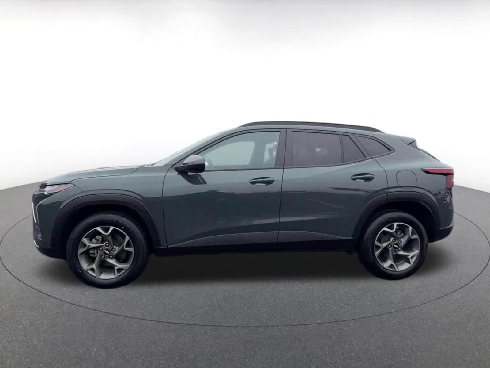 Thumbnail: 2025 Chevrolet Trax - 8
