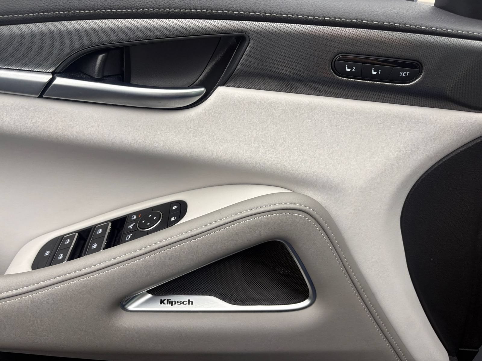 Thumbnail: 2026 INFINITI QX60 - 18