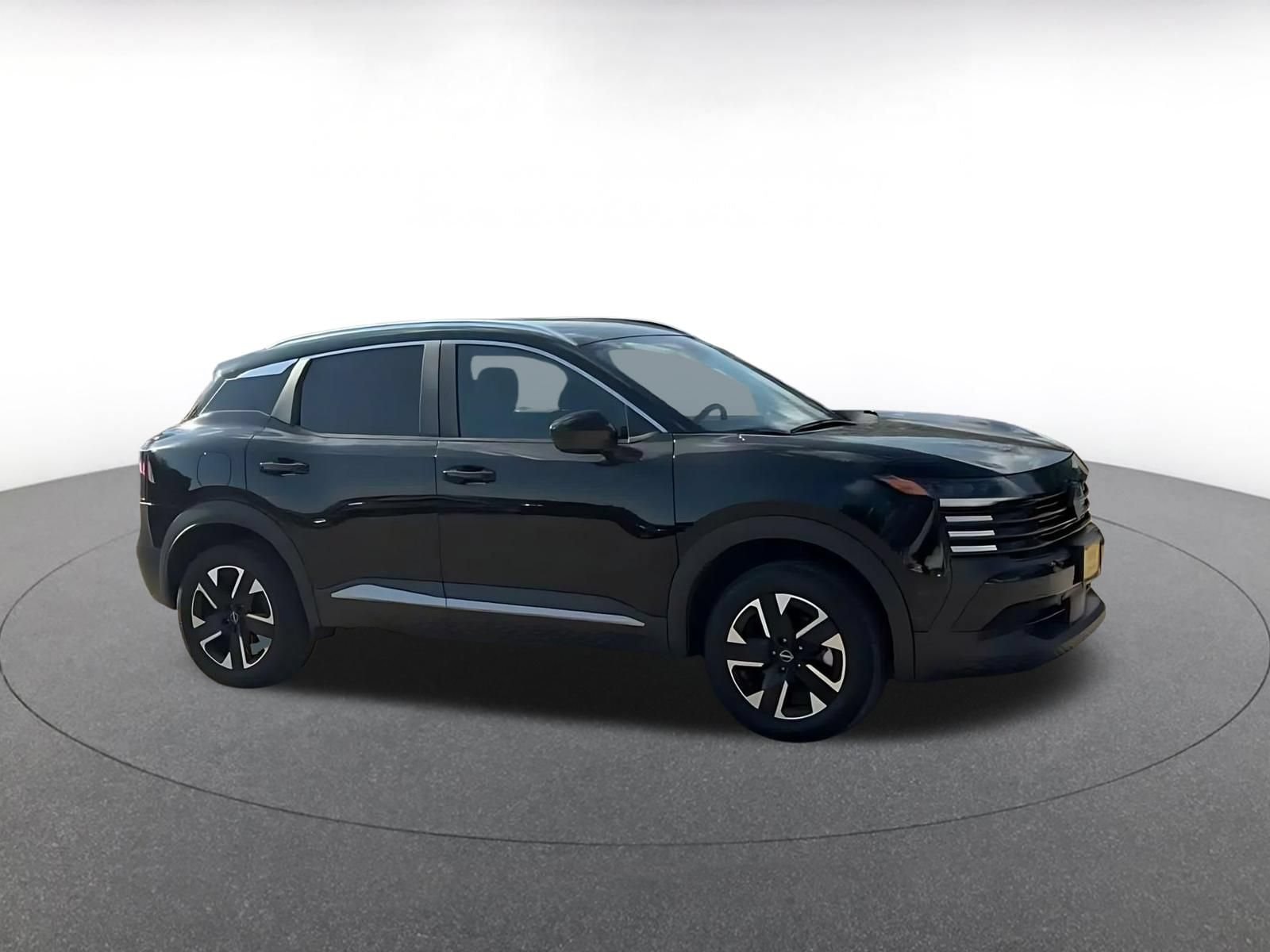Thumbnail: 2026 Nissan Kicks - 2