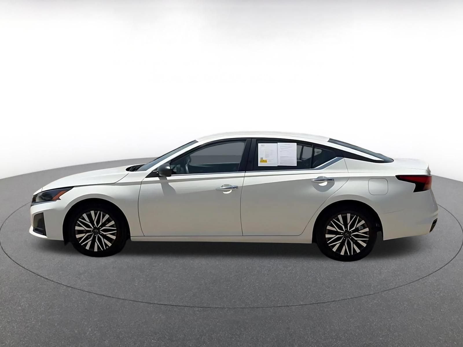 Thumbnail: 2025 Nissan Altima - 8
