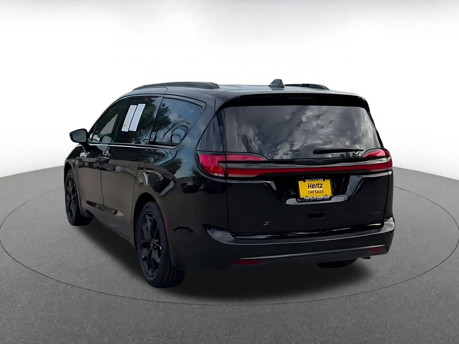 Thumbnail: 2025 Chrysler Pacifica - 10