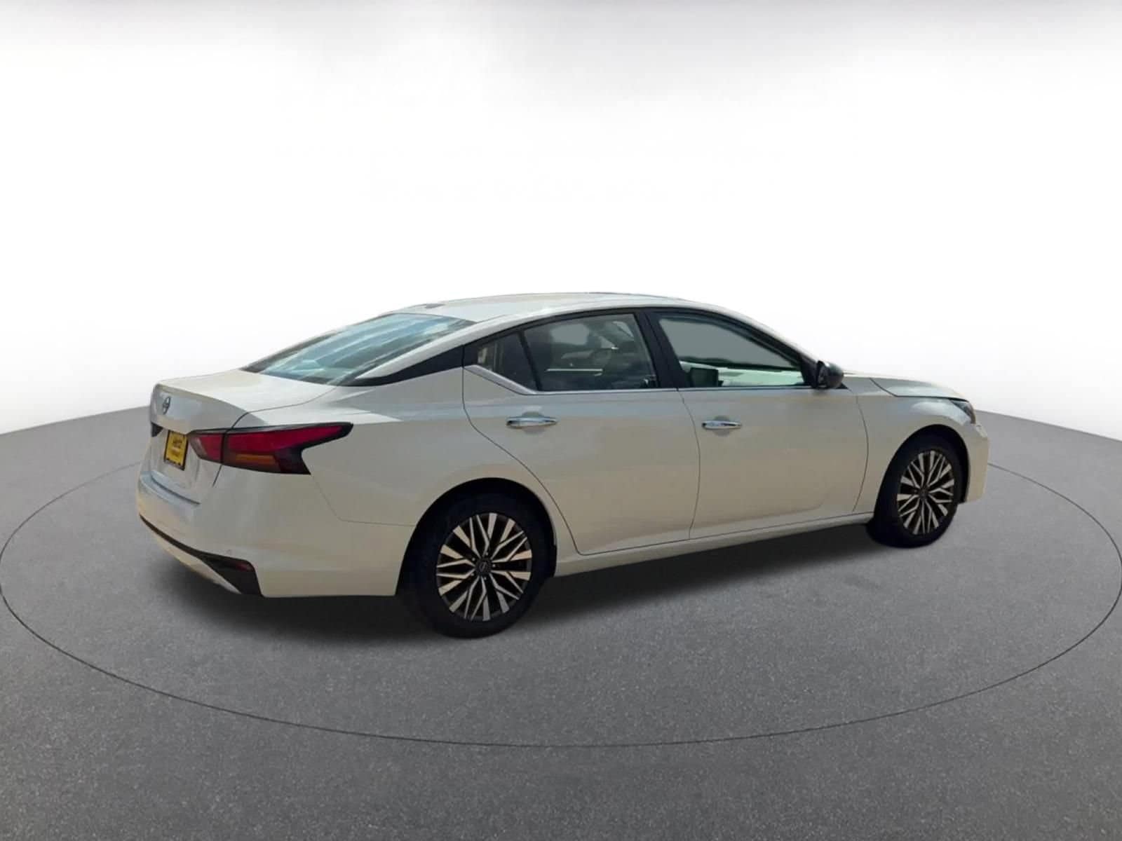 Thumbnail: 2025 Nissan Altima - 14