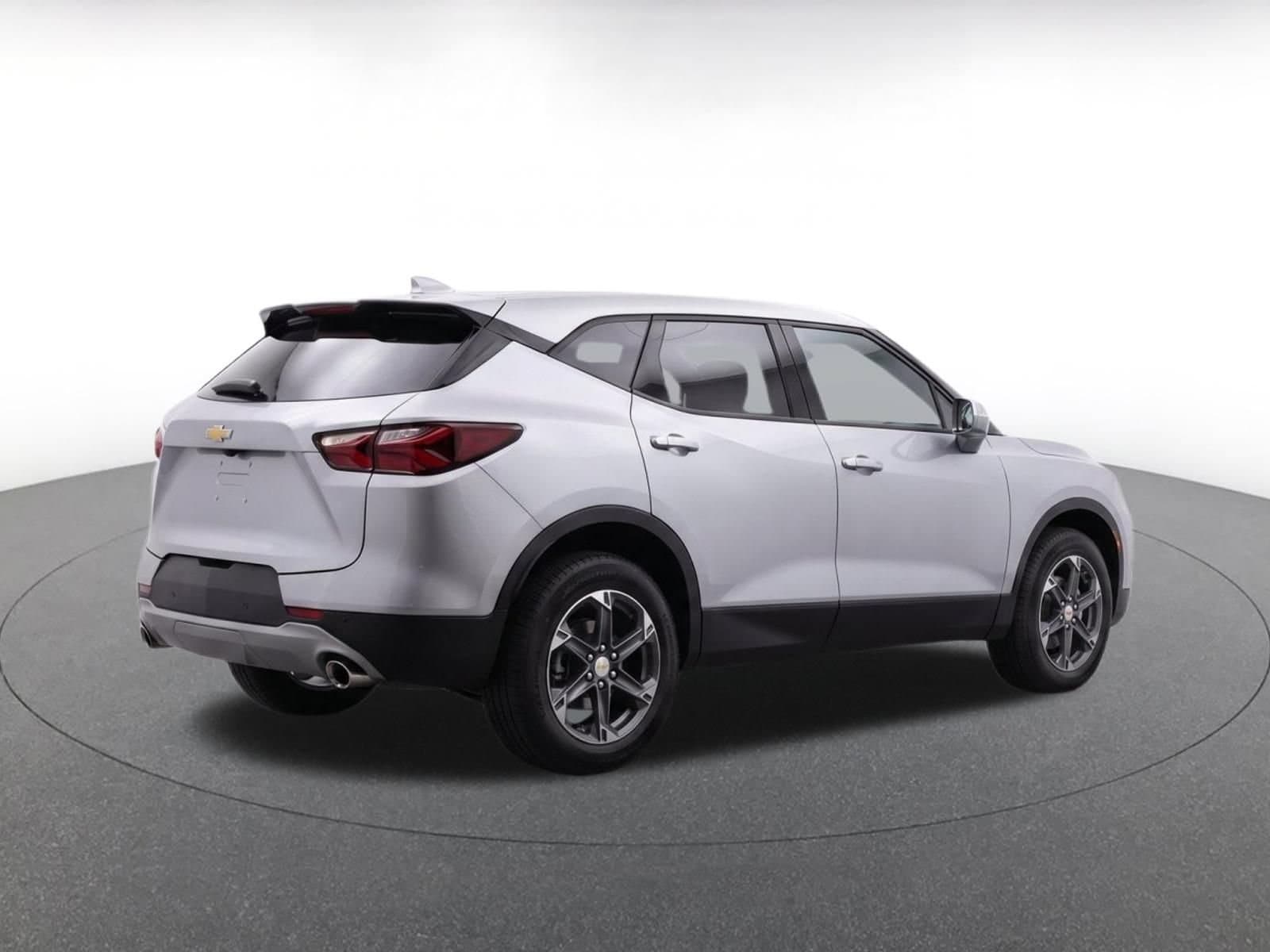 Thumbnail: 2026 Chevrolet Blazer - 8