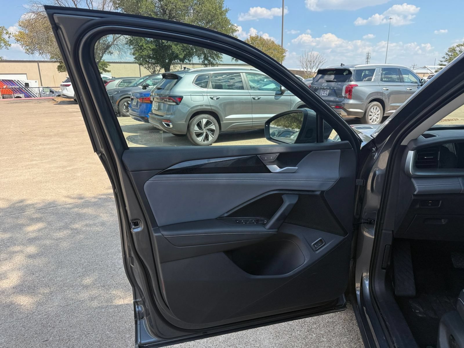 Thumbnail: 2026 Volkswagen Tiguan - 18