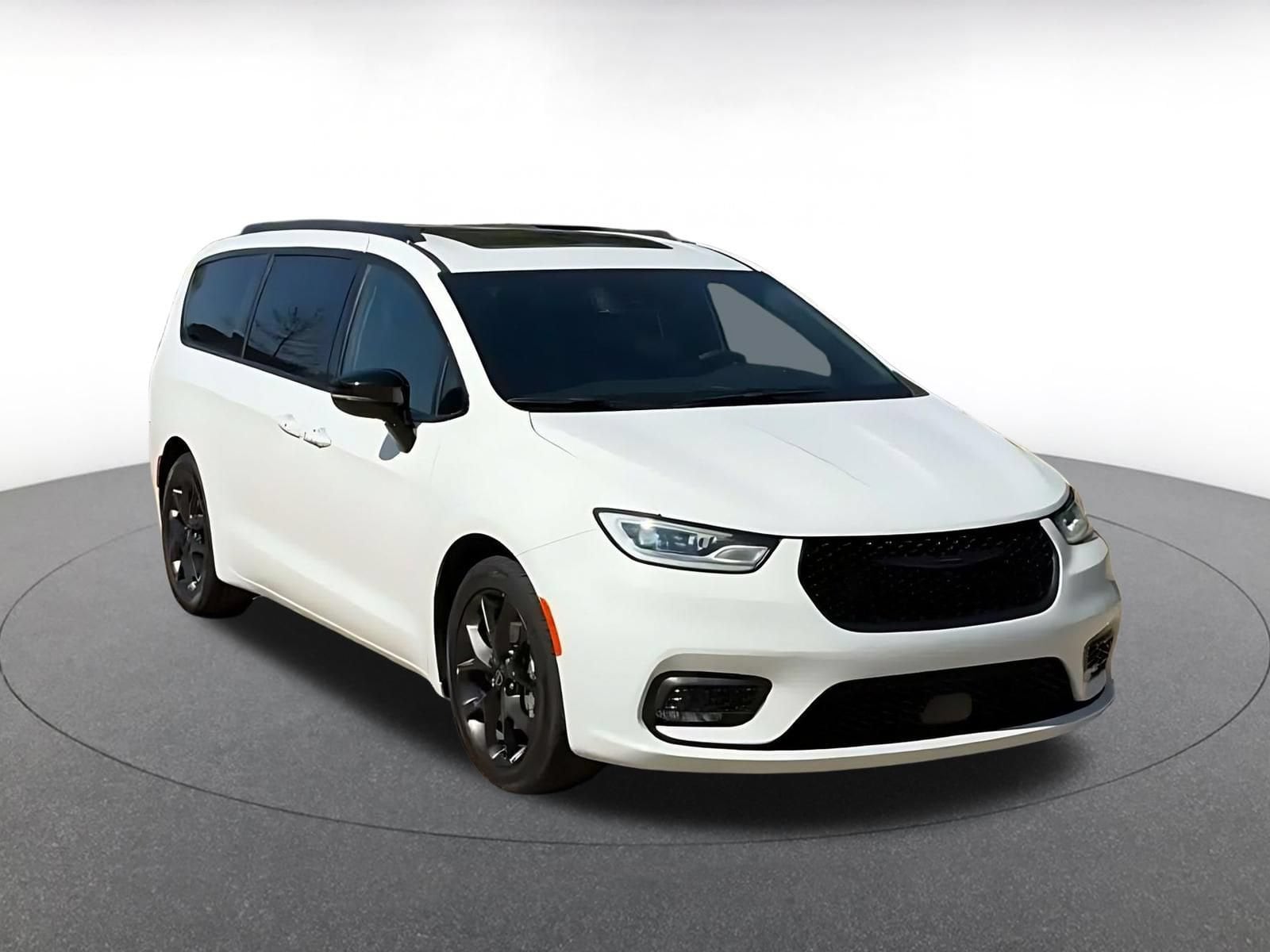 Thumbnail: 2025 Chrysler Pacifica - 3