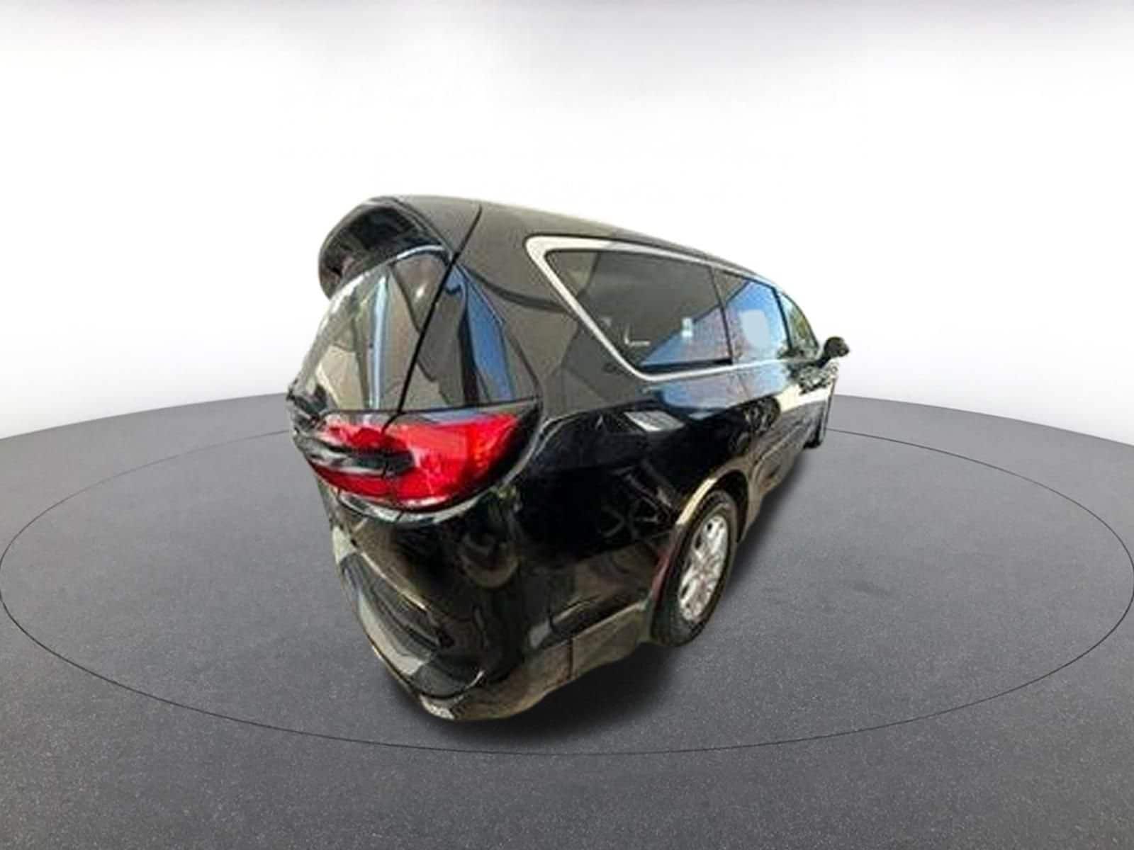 Thumbnail: 2025 Chrysler Pacifica - 6