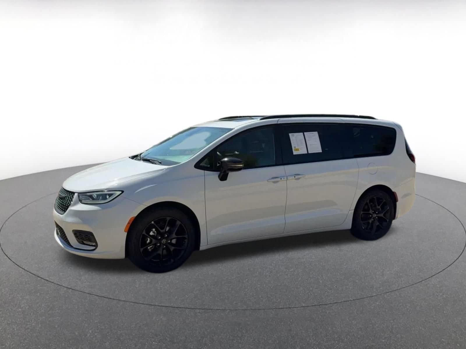 Thumbnail: 2025 Chrysler Pacifica - 7