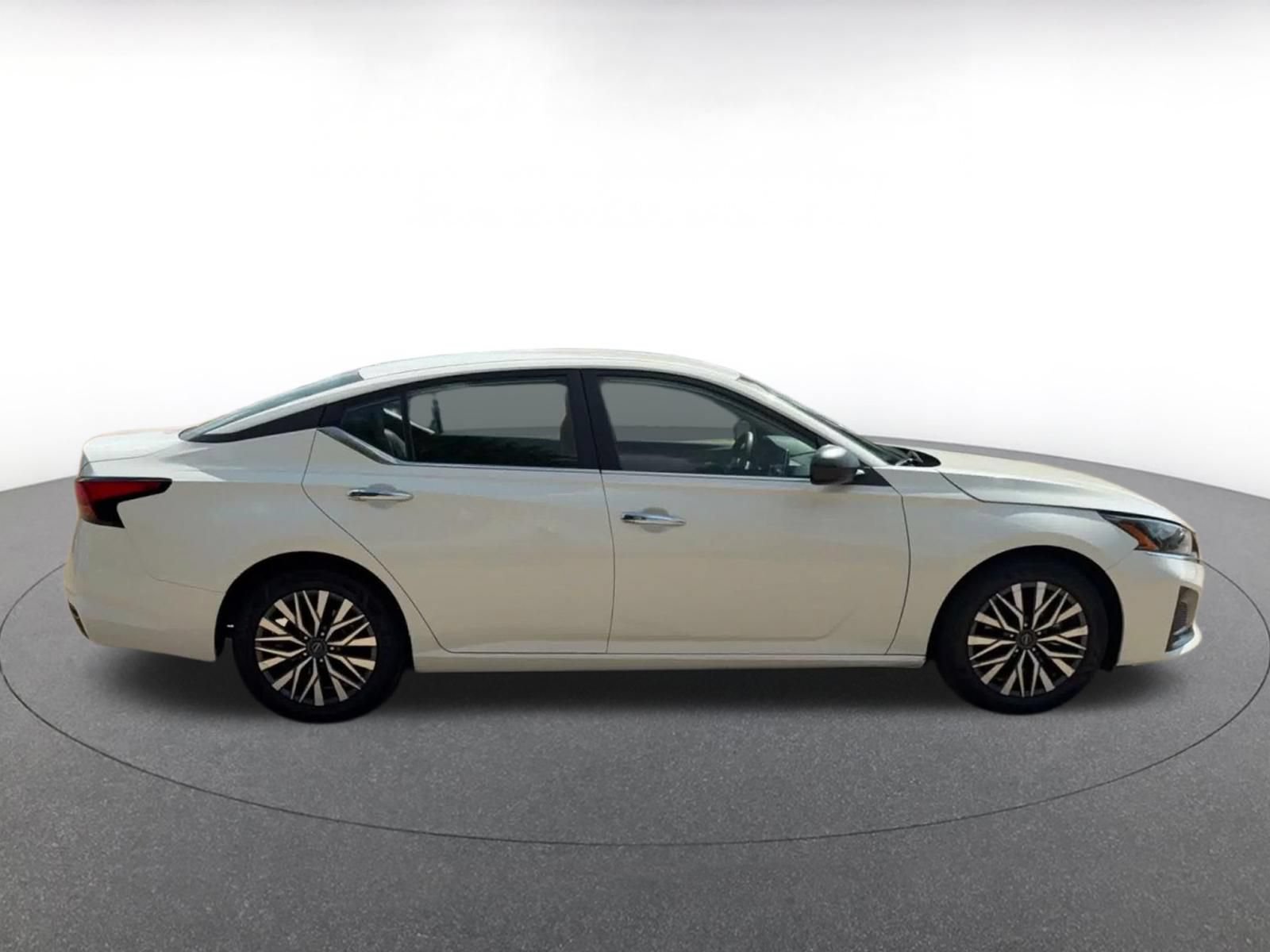 Thumbnail: 2025 Nissan Altima - 15