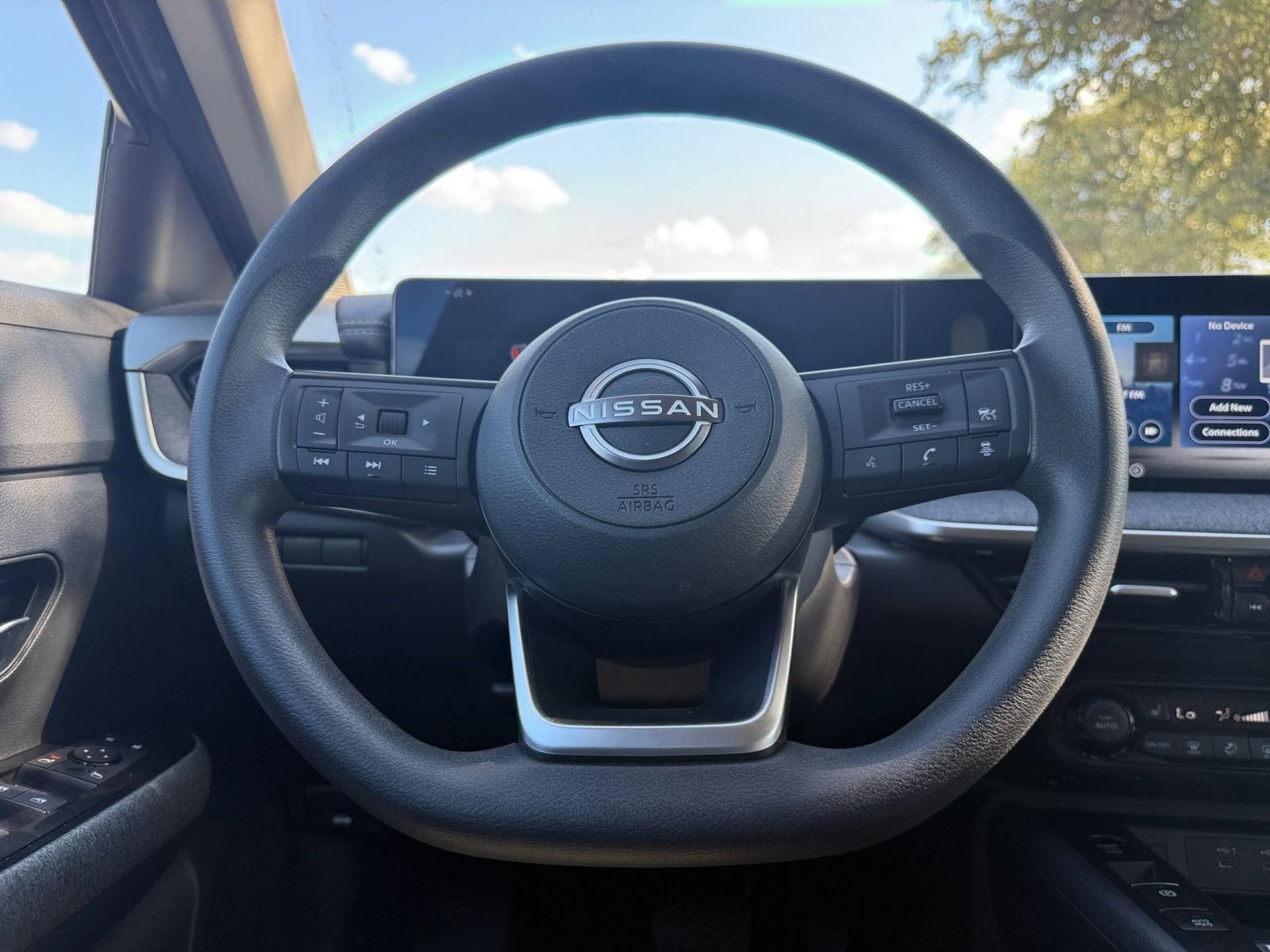 Thumbnail: 2026 Nissan Kicks - 28