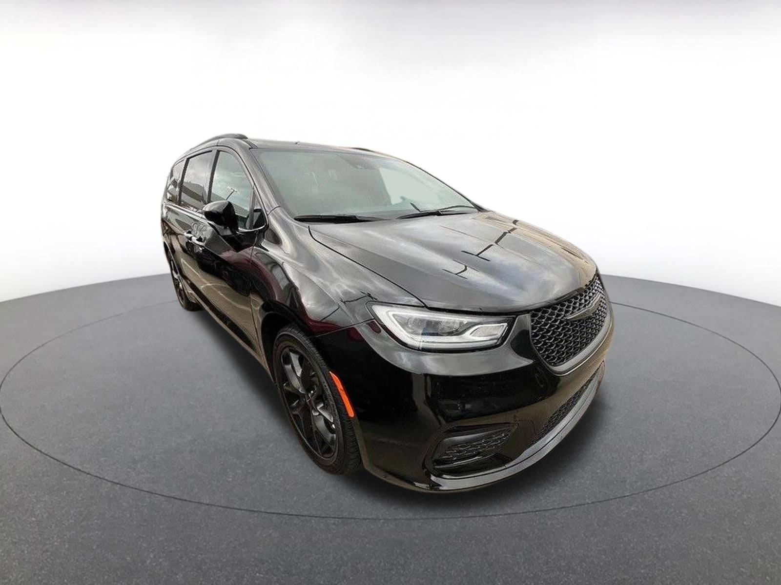 Thumbnail: 2025 Chrysler Pacifica - 2