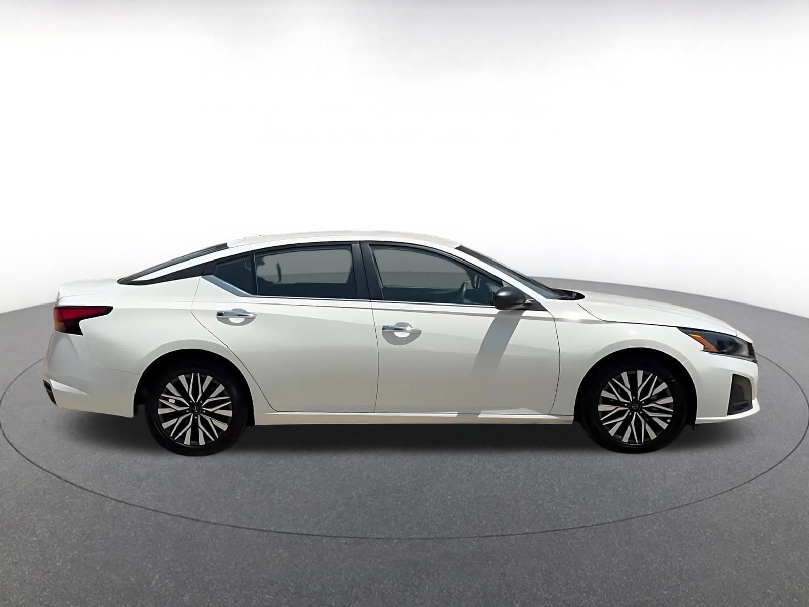 Thumbnail: 2025 Nissan Altima - 15