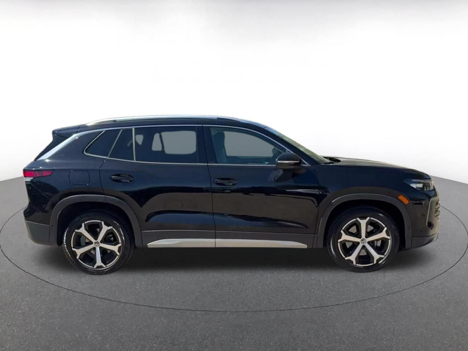Thumbnail: 2026 Volkswagen Tiguan - 15