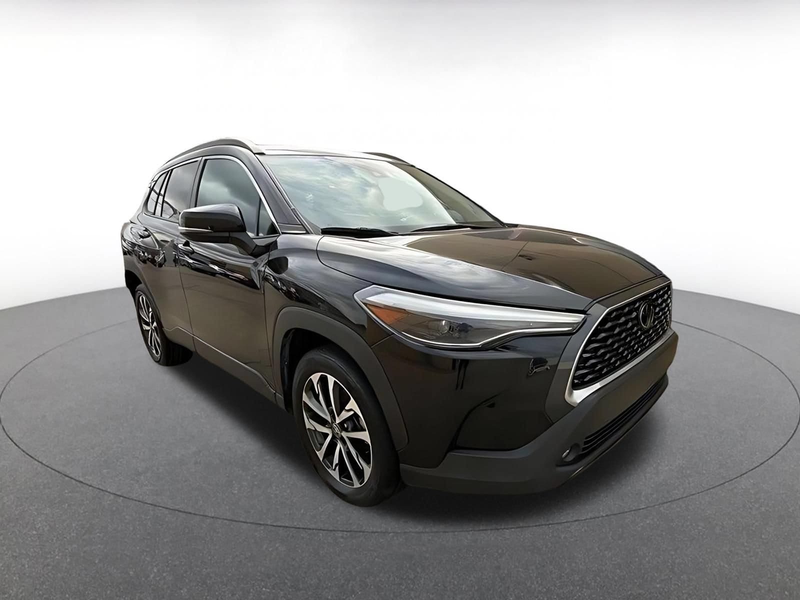 Thumbnail: 2022 Toyota Corolla Cross - 2