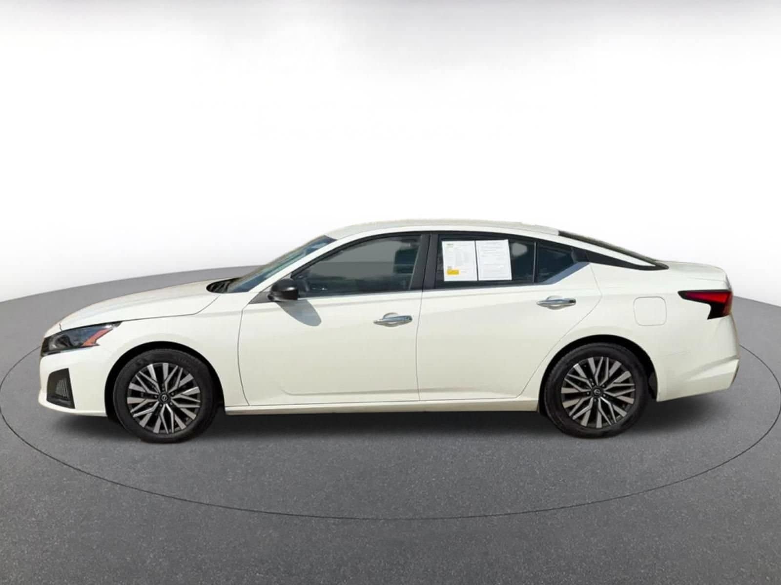 Thumbnail: 2025 Nissan Altima - 8