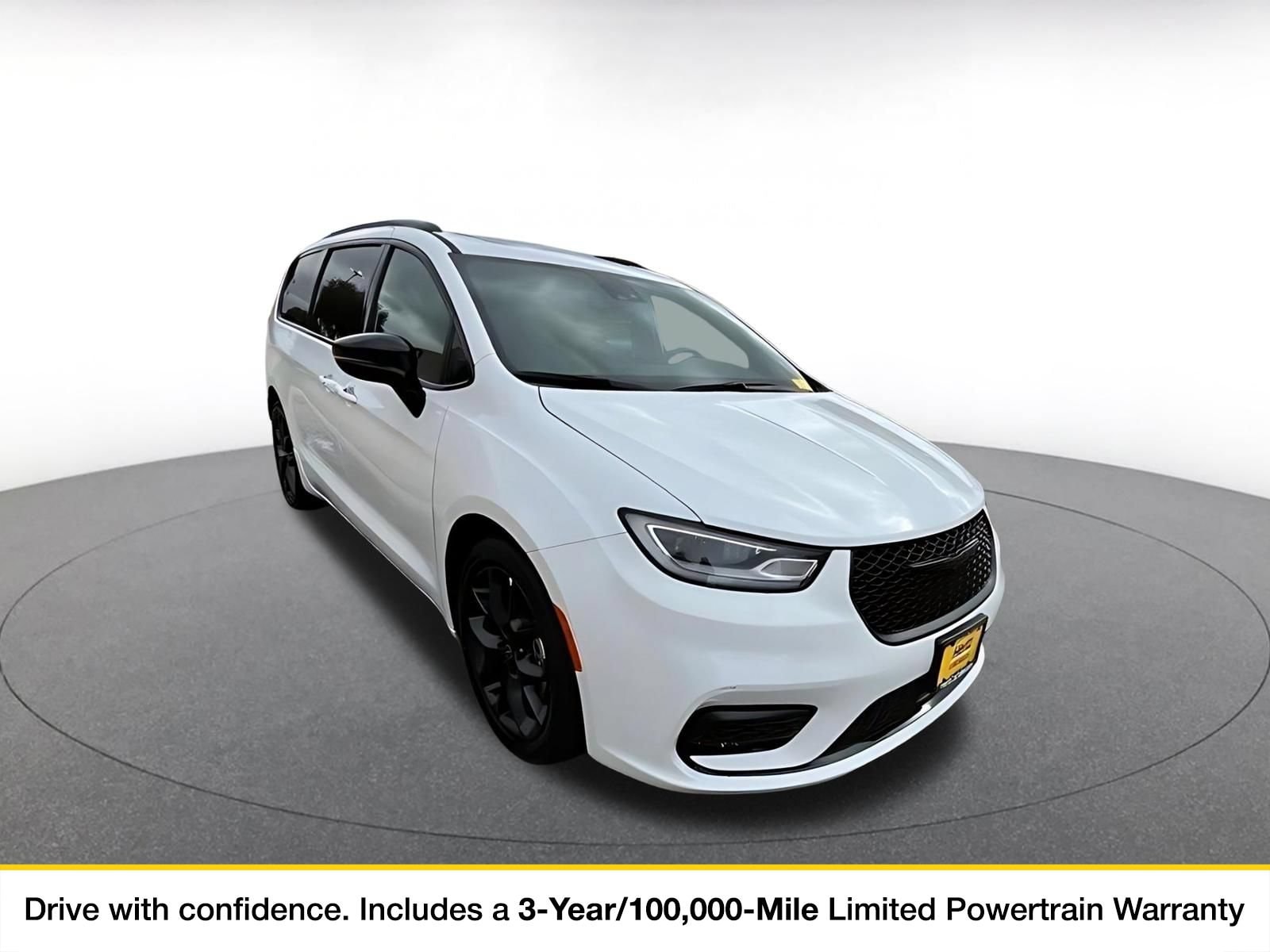 Thumbnail: 2025 Chrysler Pacifica - 1