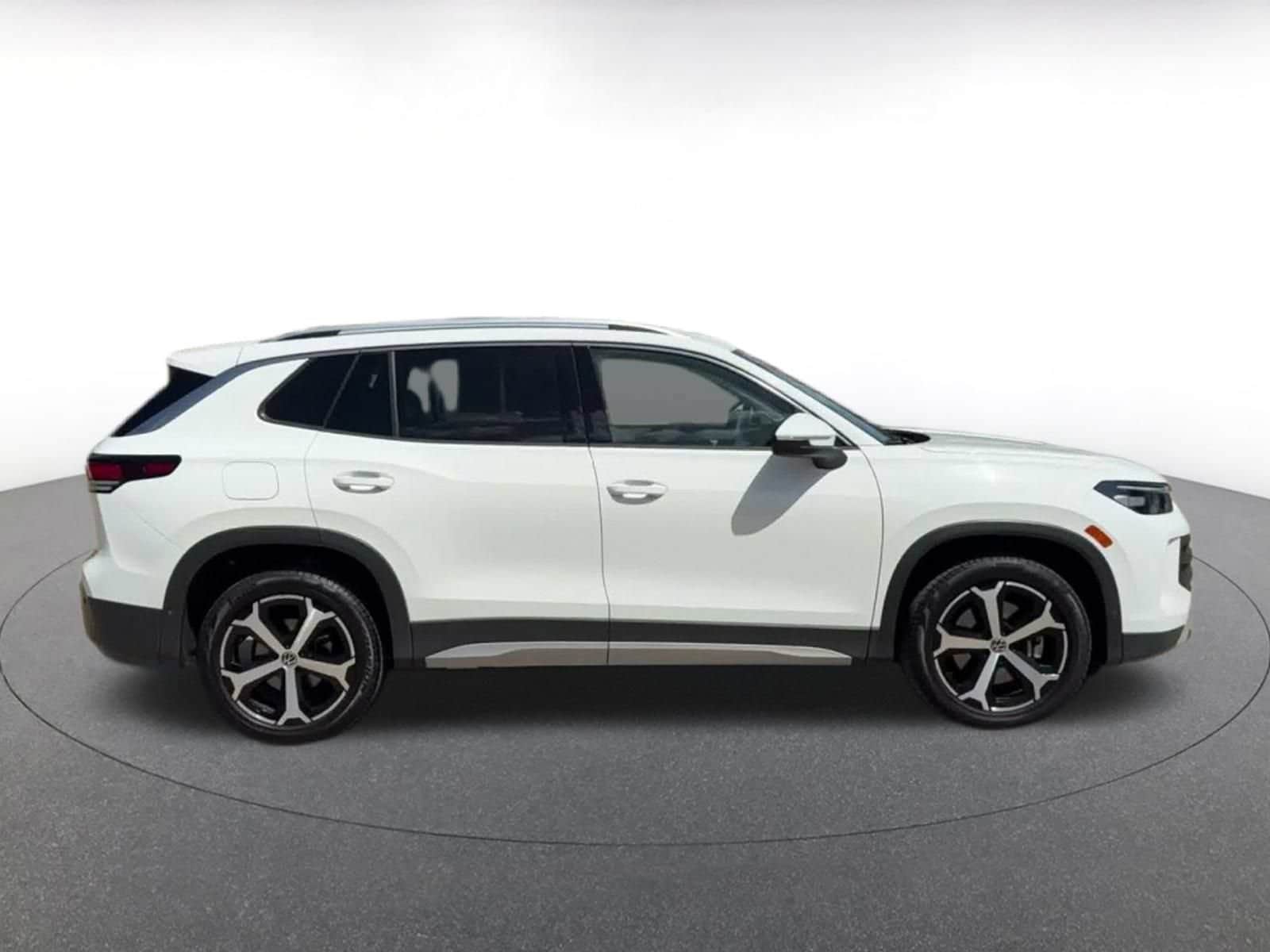 Thumbnail: 2026 Volkswagen Tiguan - 15