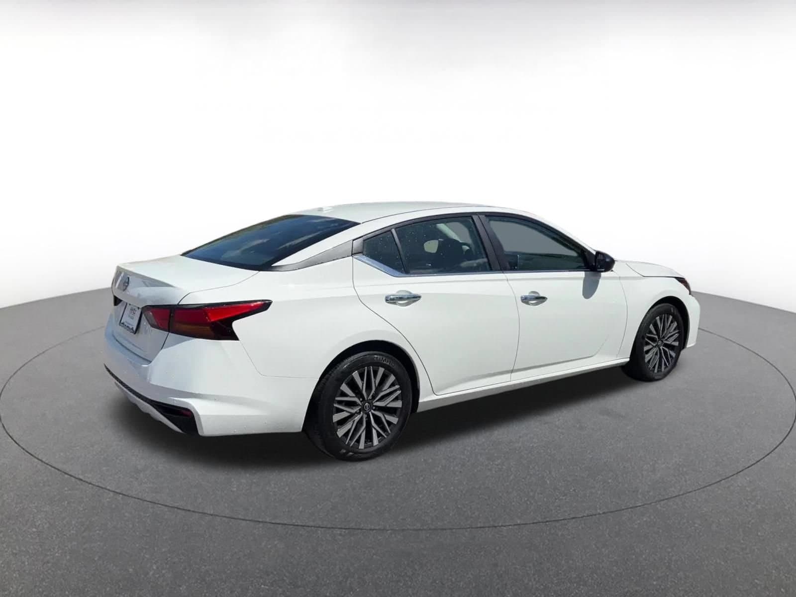 Thumbnail: 2025 Nissan Altima - 13