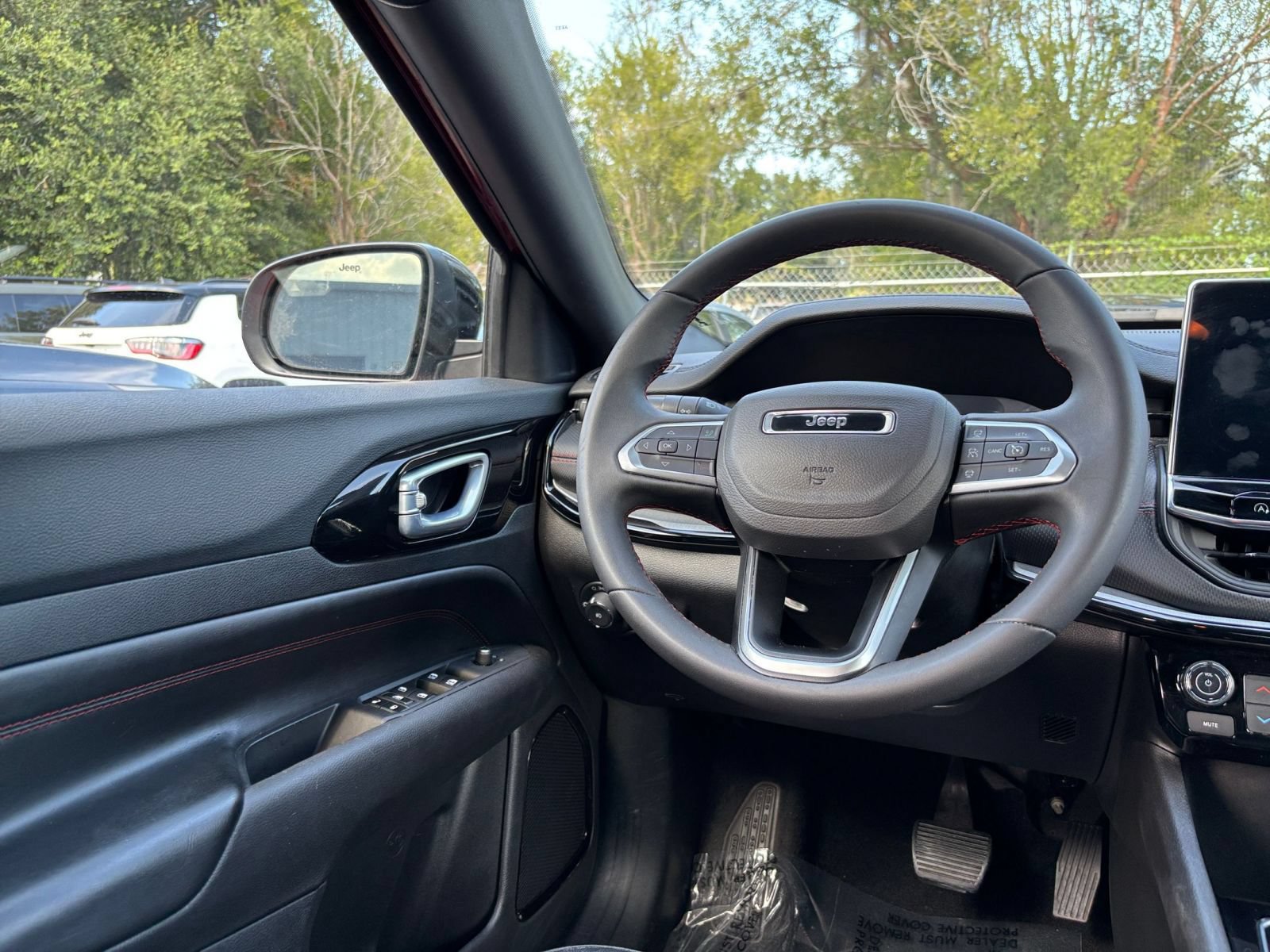 Thumbnail: 2025 Jeep Compass - 31