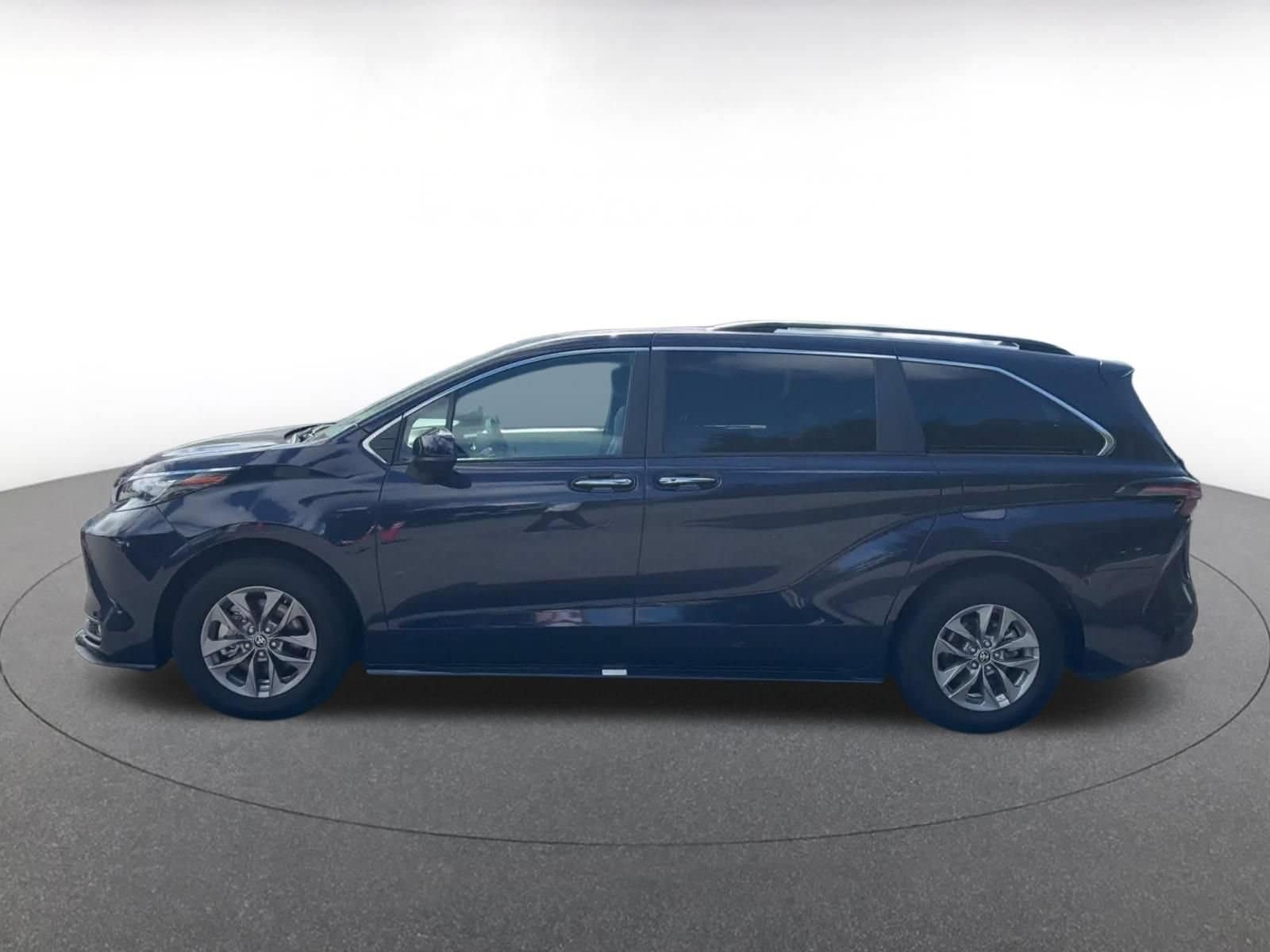Thumbnail: 2025 Toyota Sienna - 7