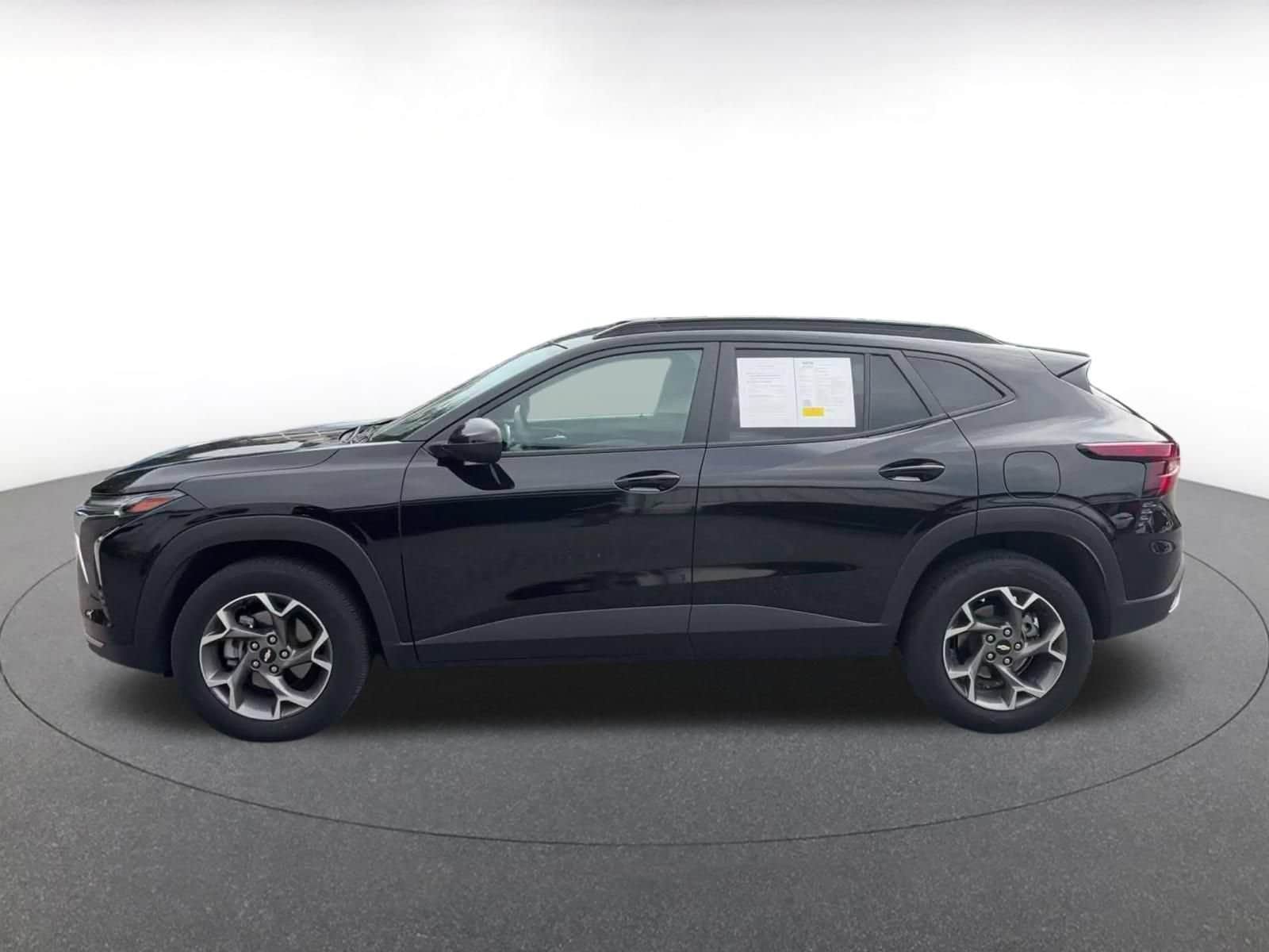 Thumbnail: 2025 Chevrolet Trax - 7