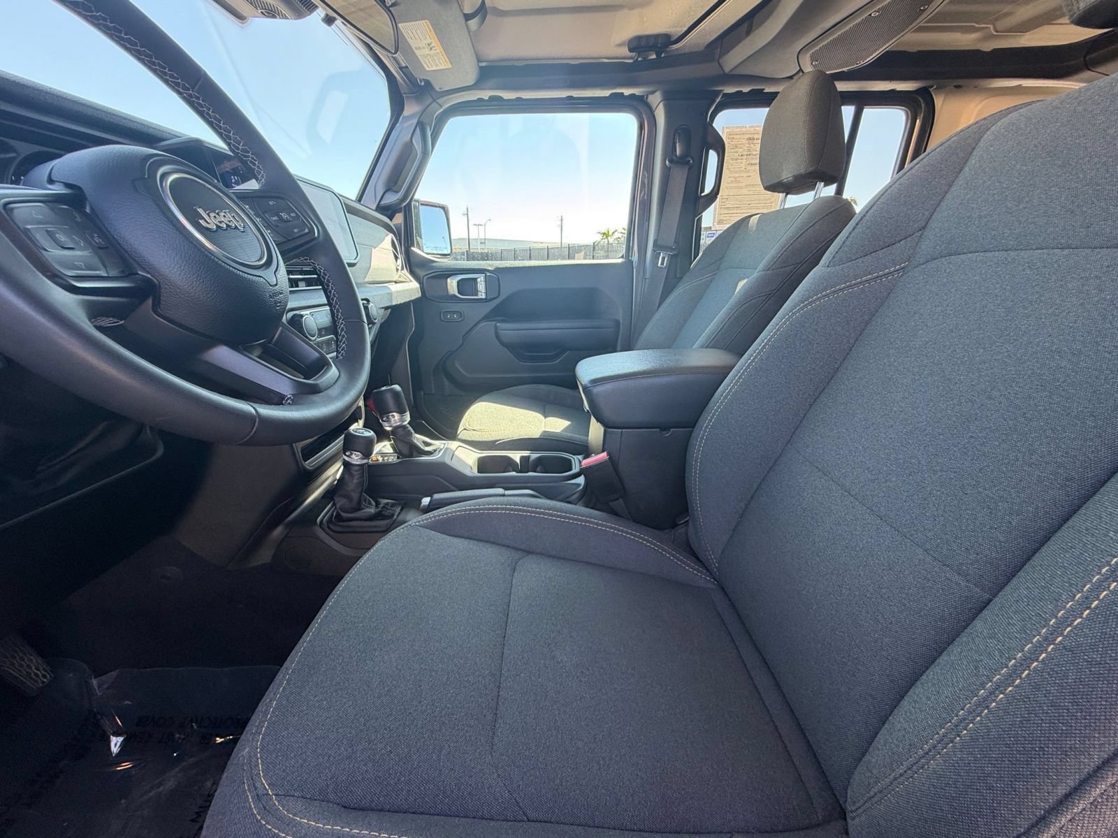 Thumbnail: 2025 Jeep Wrangler - 25