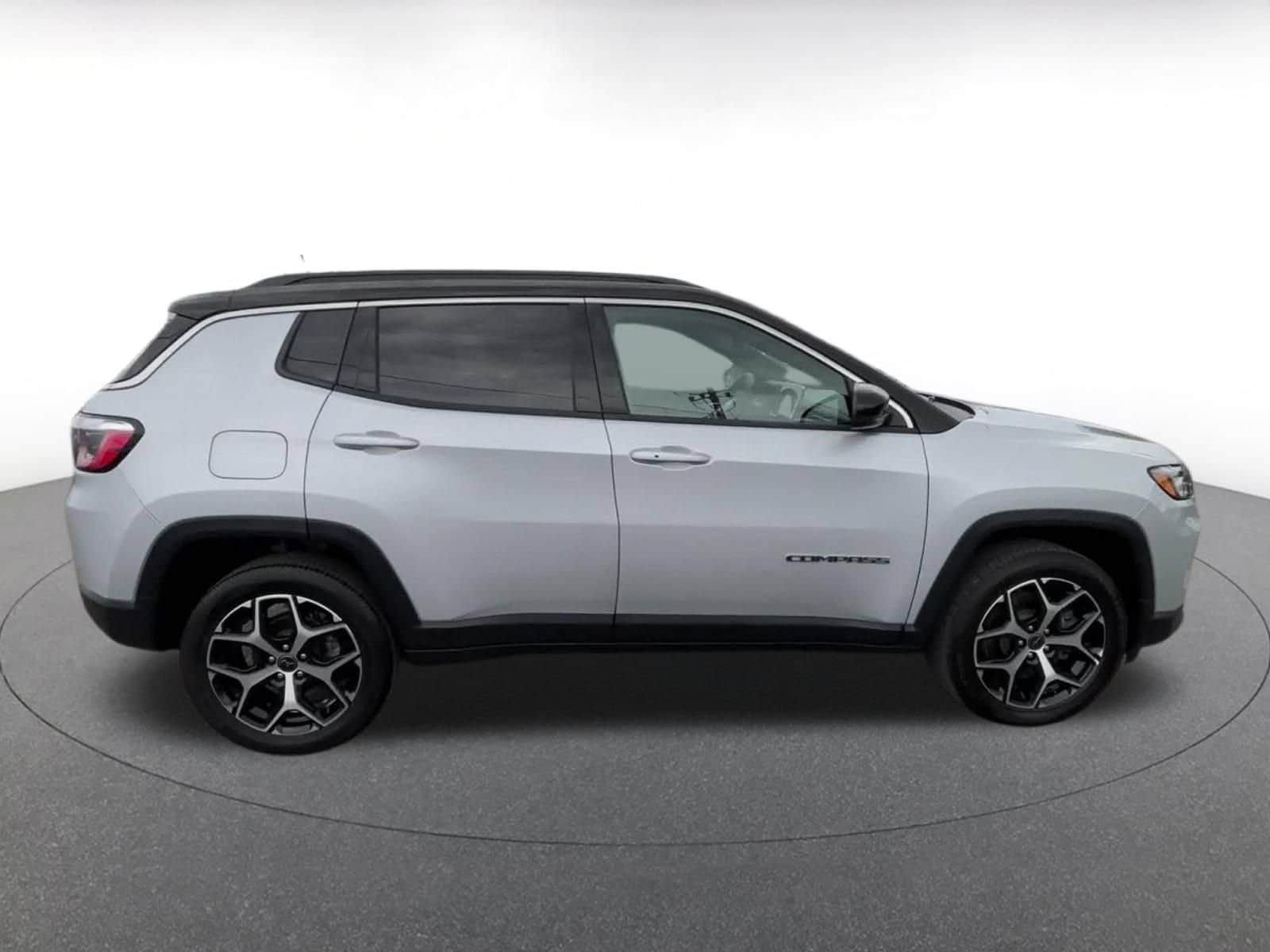 Thumbnail: 2025 Jeep Compass - 15