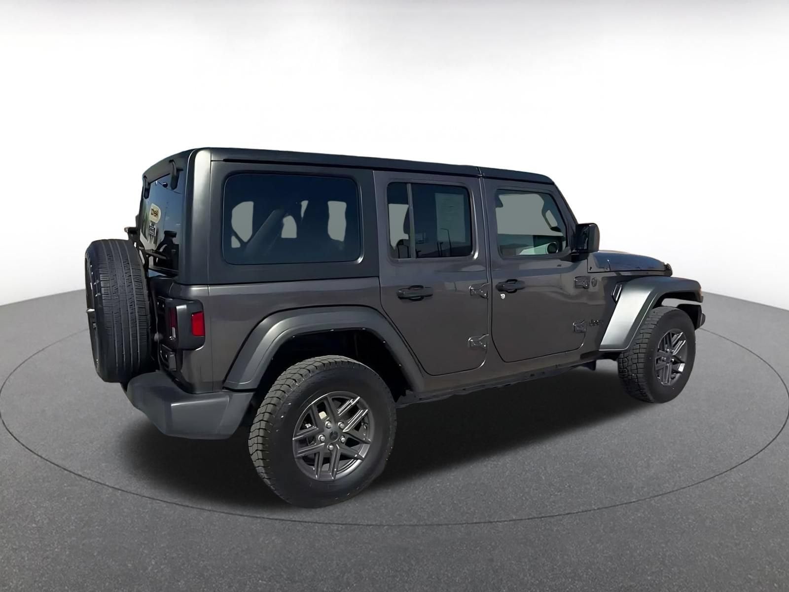 Thumbnail: 2025 Jeep Wrangler - 13