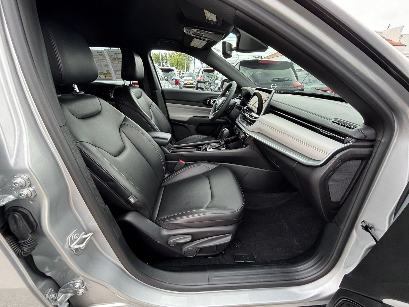 Thumbnail: 2025 Jeep Compass - 27