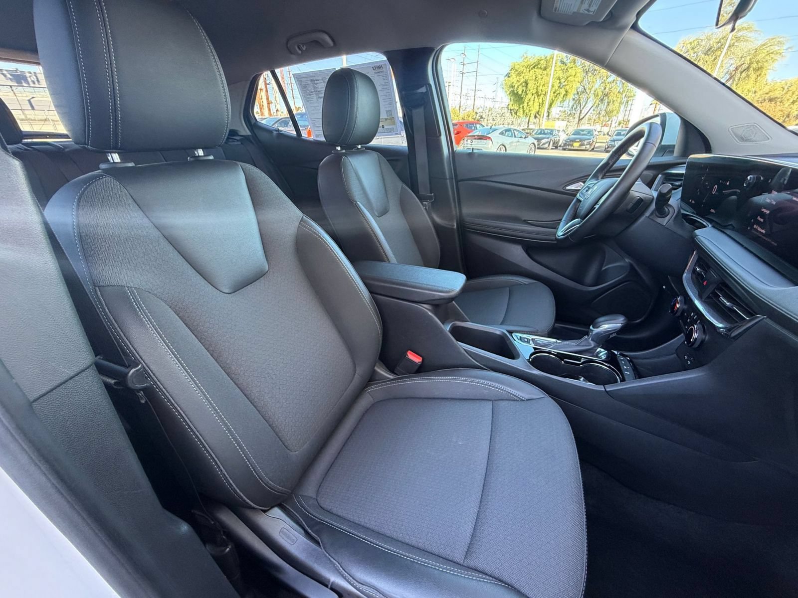 Thumbnail: 2025 Buick Encore GX - 34