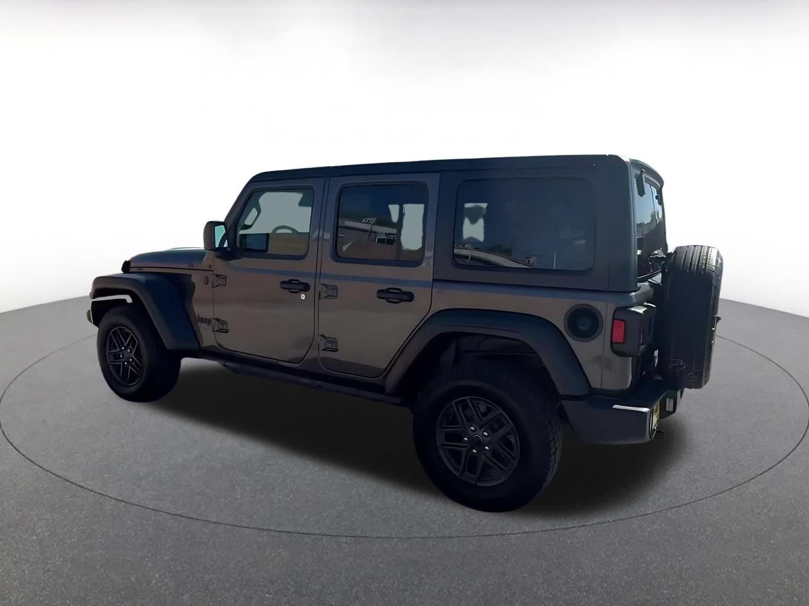 Thumbnail: 2025 Jeep Wrangler - 9