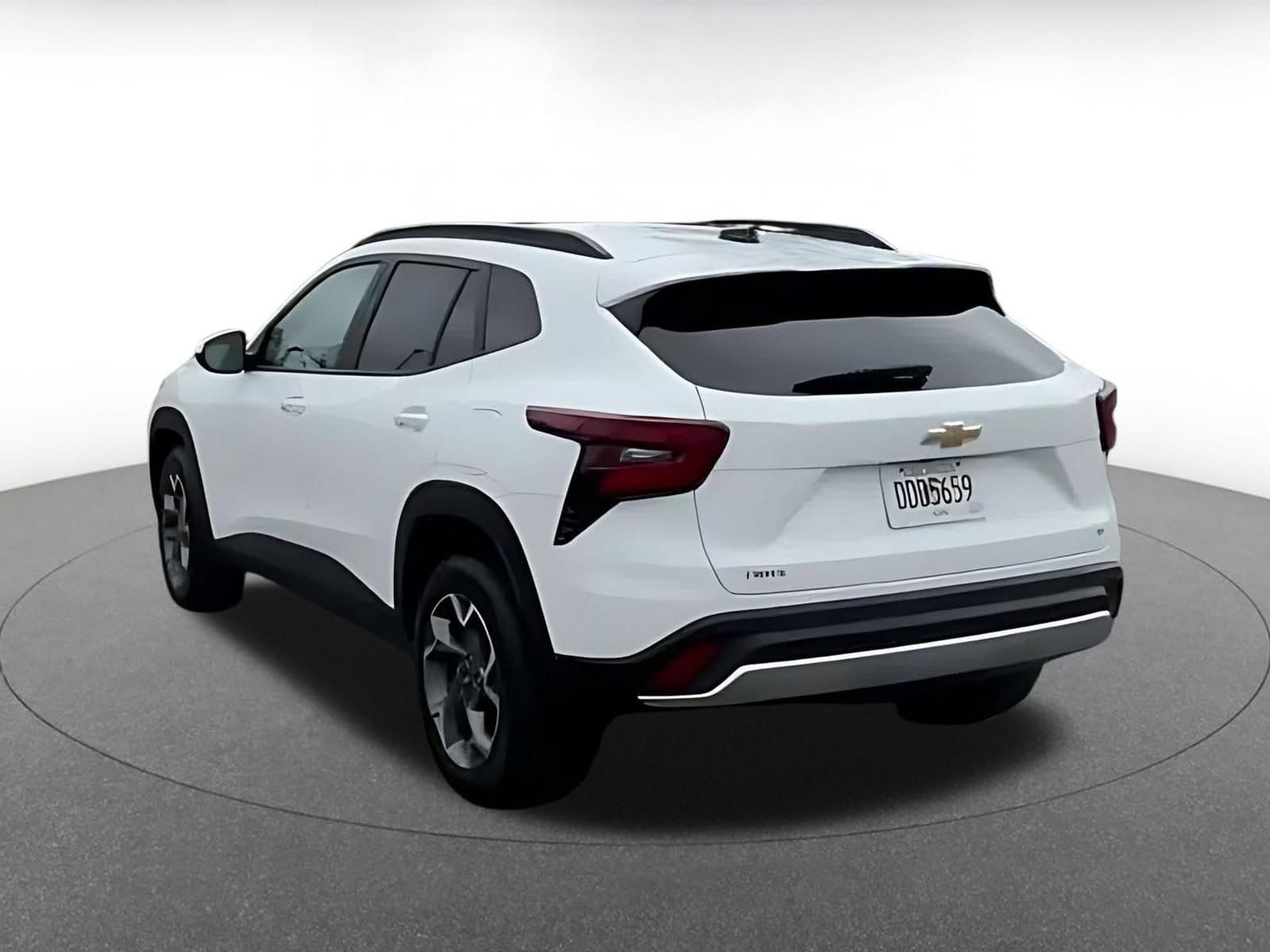 Thumbnail: 2025 Chevrolet Trax - 3