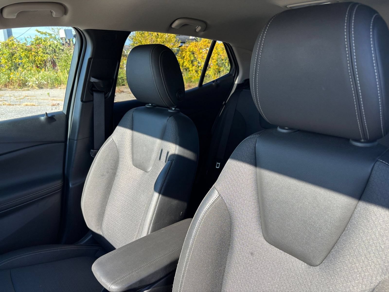 Thumbnail: 2025 Buick Encore GX - 32