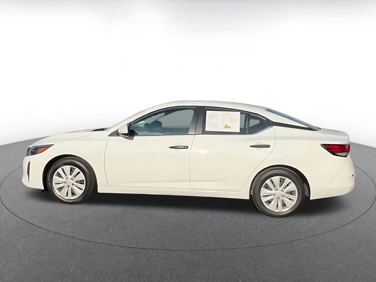 Thumbnail: 2025 Nissan Sentra - 9