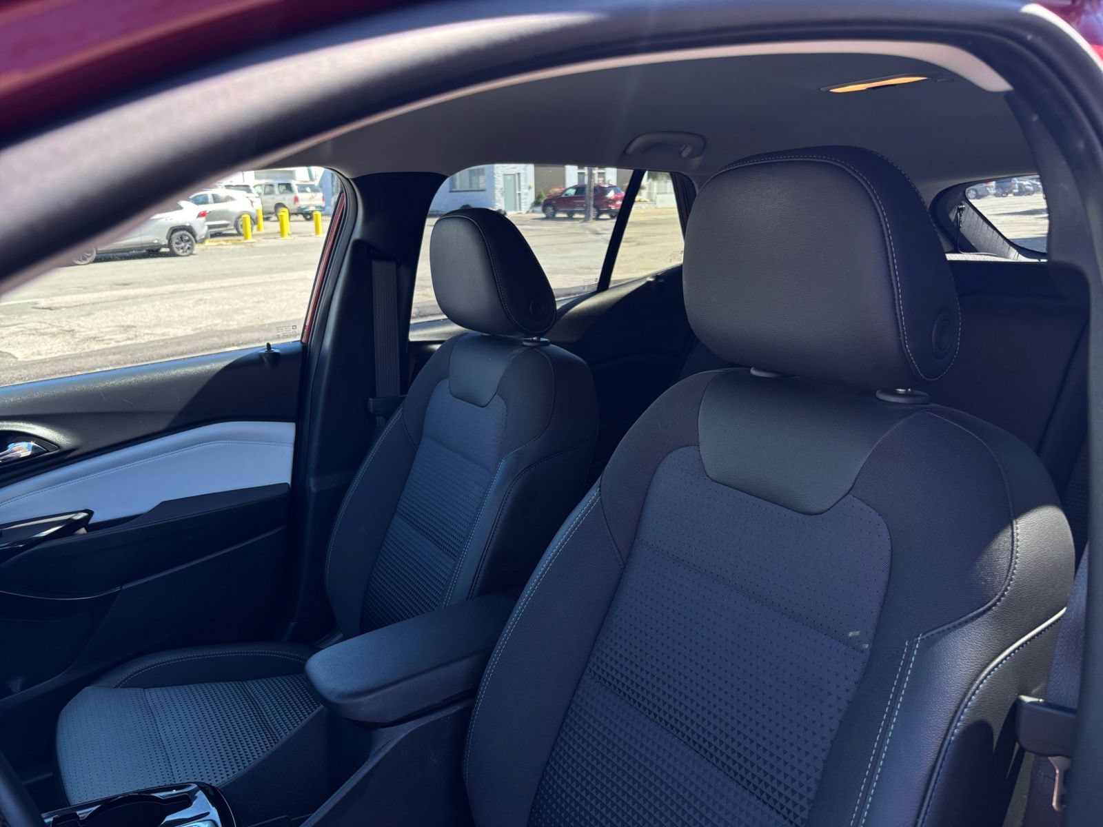 Thumbnail: 2025 Chevrolet Trax - 32