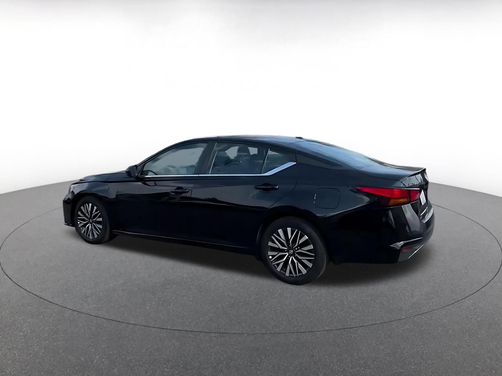 Thumbnail: 2026 Nissan Altima - 9