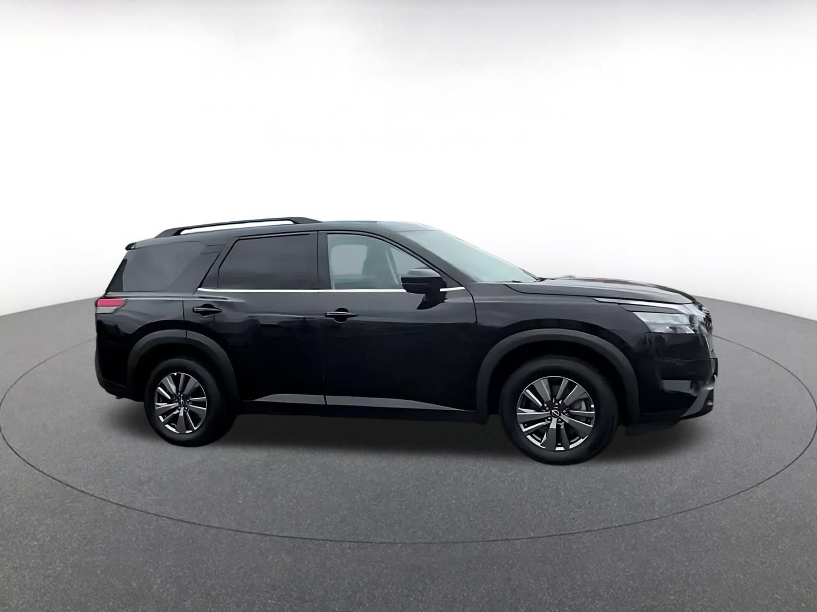Thumbnail: 2025 Nissan Pathfinder - 2