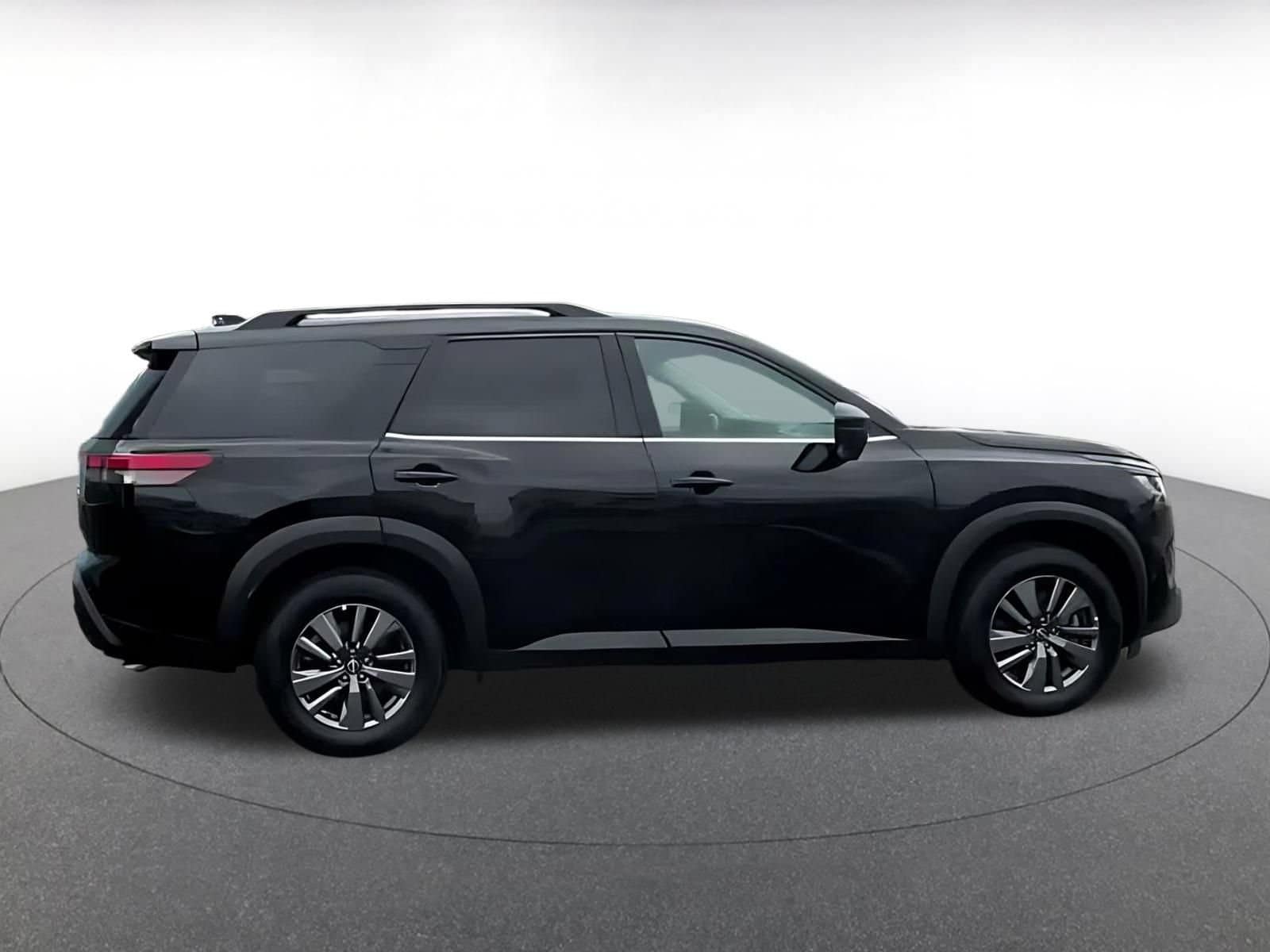 Thumbnail: 2025 Nissan Pathfinder - 15